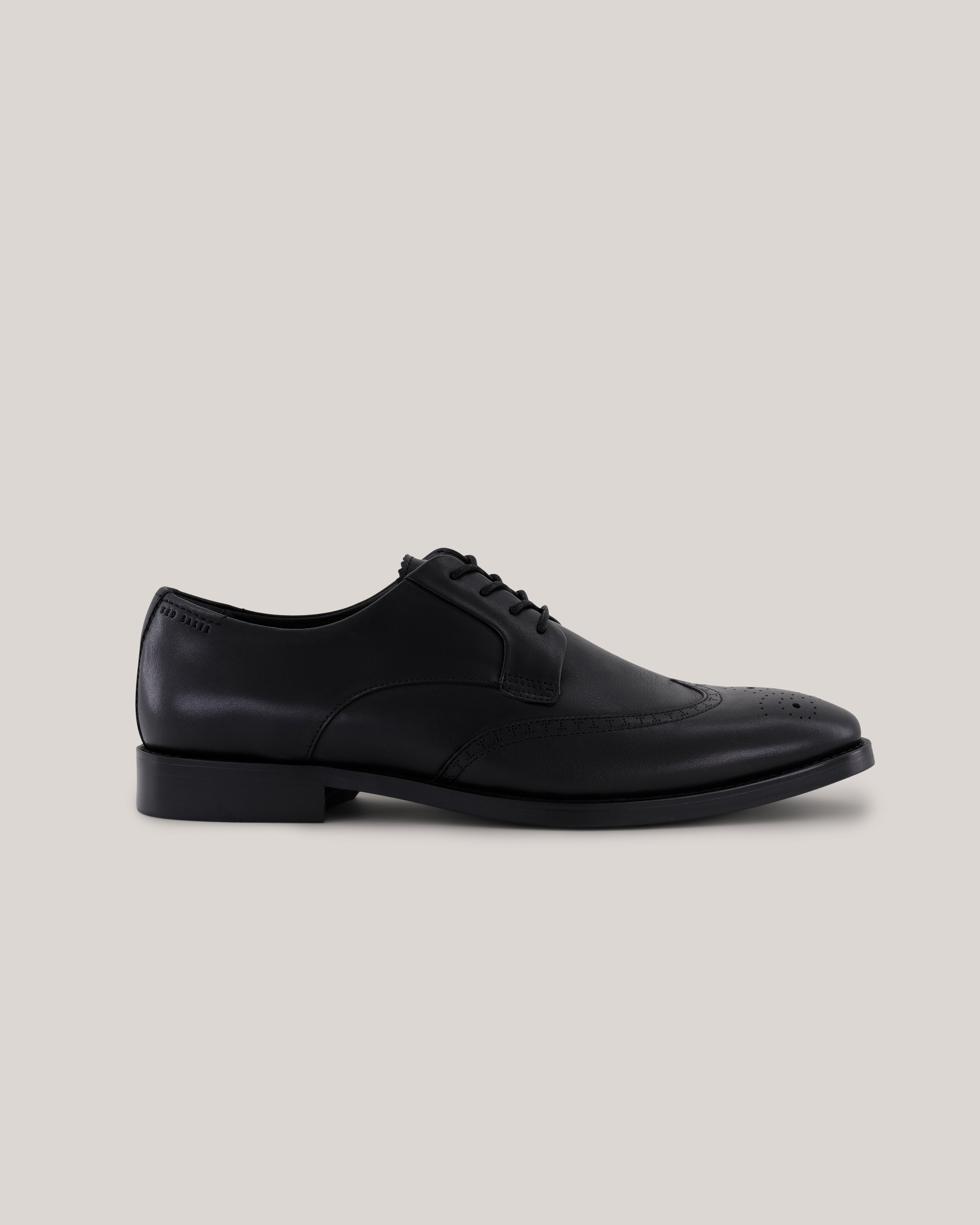 Hackney Wing Toe Brogue Detail Shoes Jet-Black