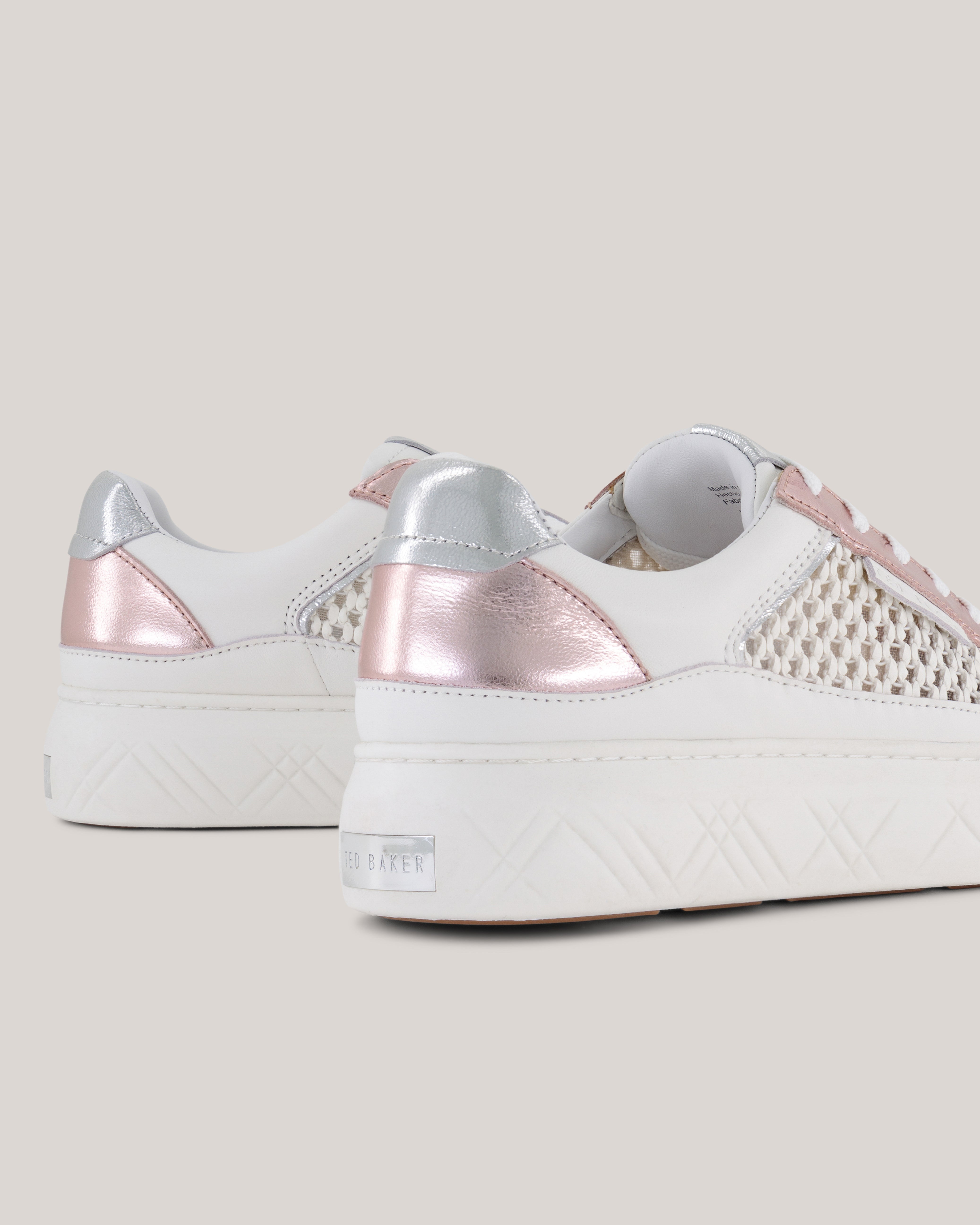 حذاء رياضي ذو منصة من ماركة أديسون باللون الوردي