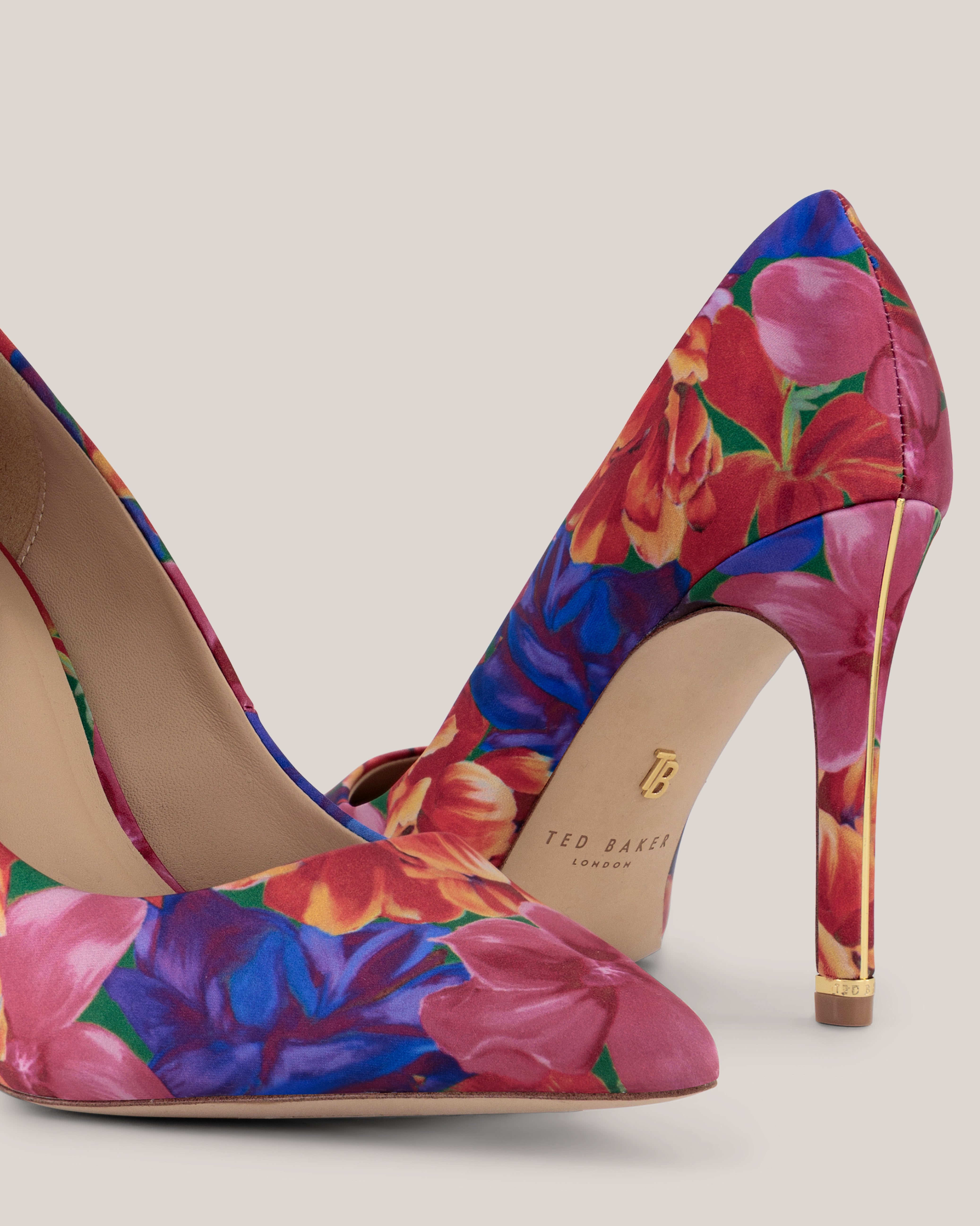 Carraai High Heeled Pump With Gold Heel Multicol