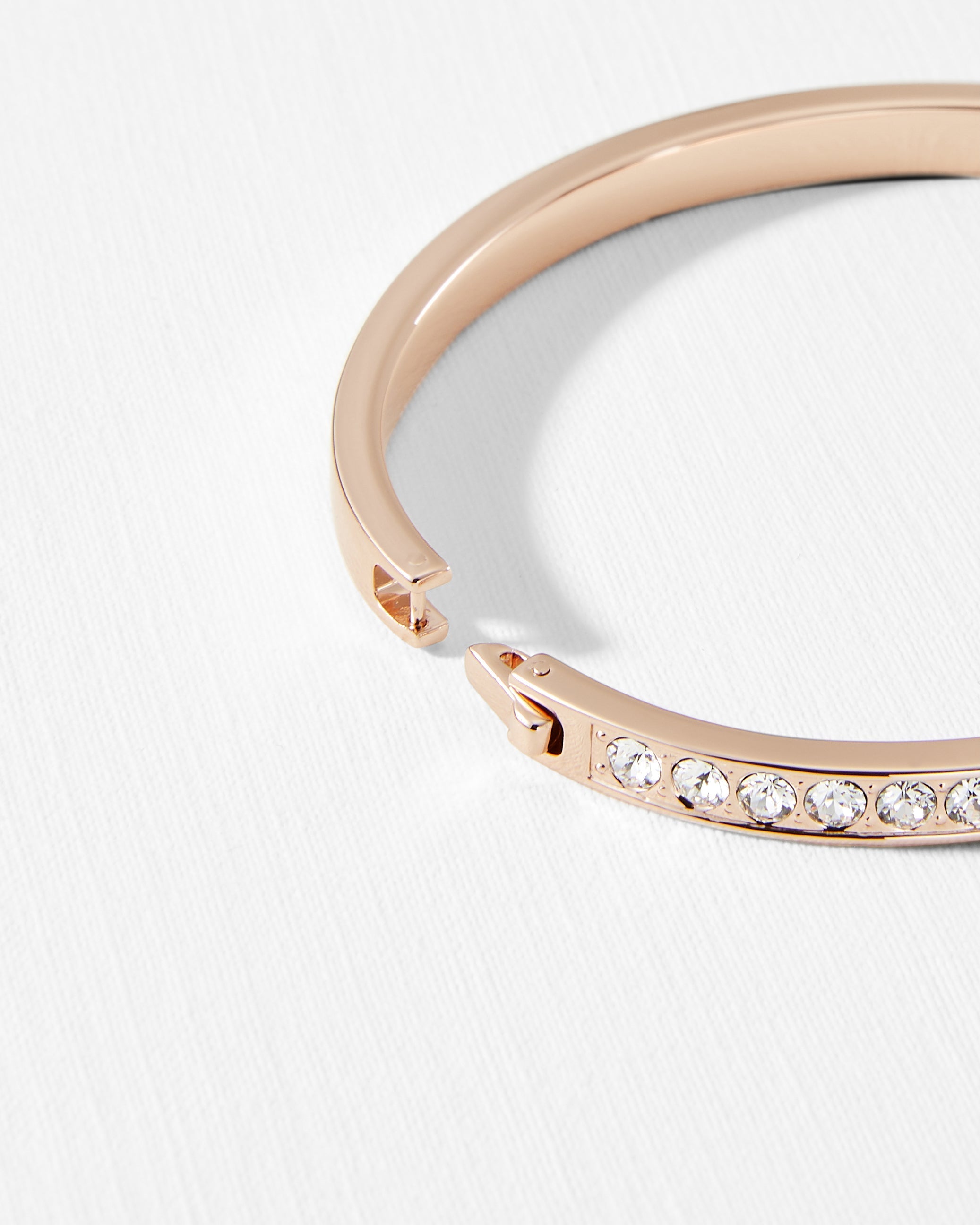Clemara Tbj1567 Crystal Hinge Bangle Clear