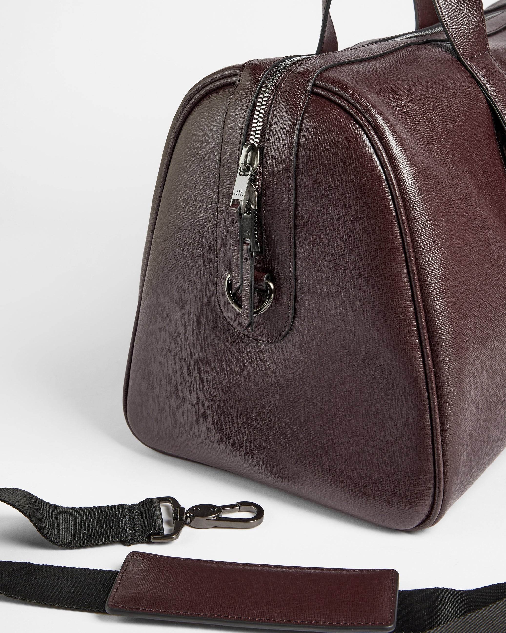 Fidick Saffiano Leather Holdall Oxblood
