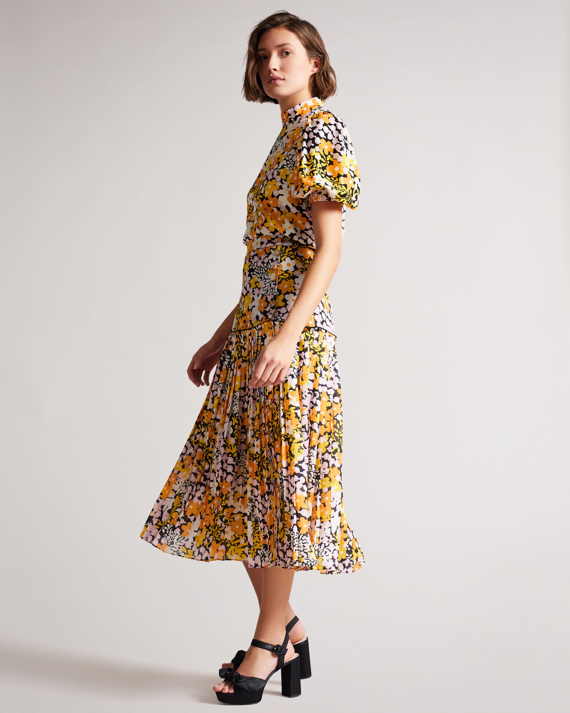 Anggela Dropped Waist Midi Skirt Black