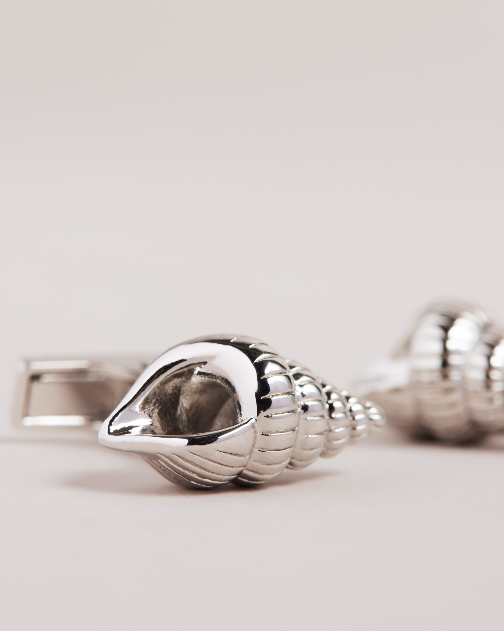 Combe Shell Cufflinks Silver-Col