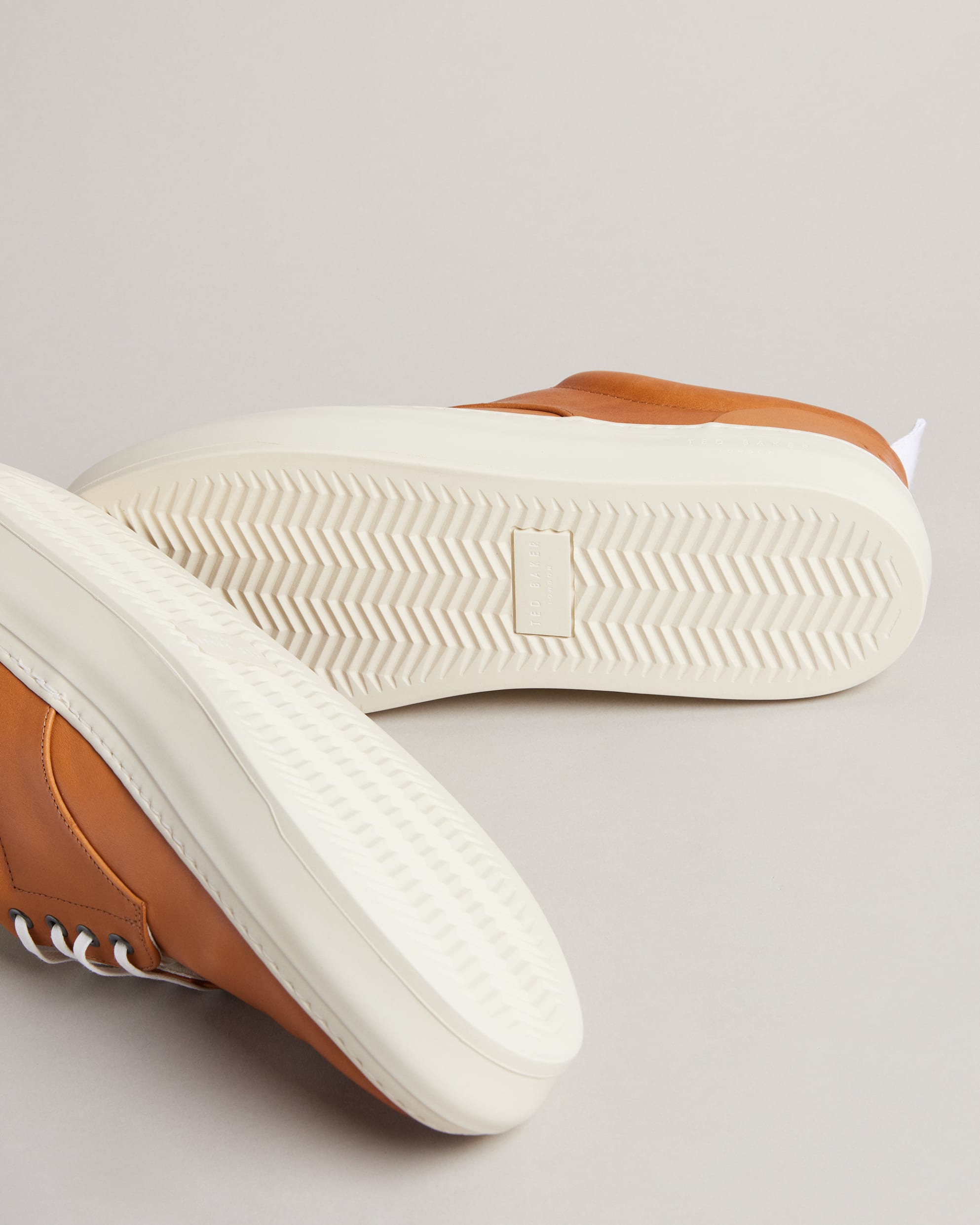 Estonn Leather Derby Shoe Tan