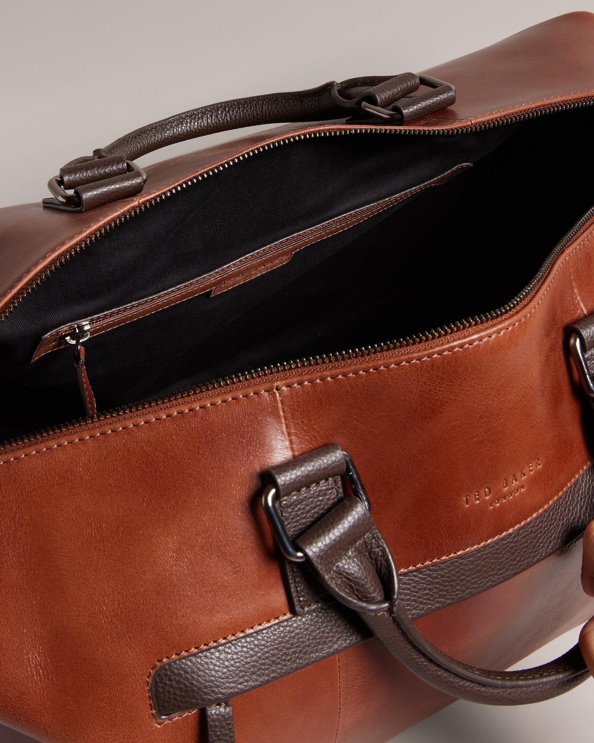 Raygon Leather Holdall With Webbing Strap