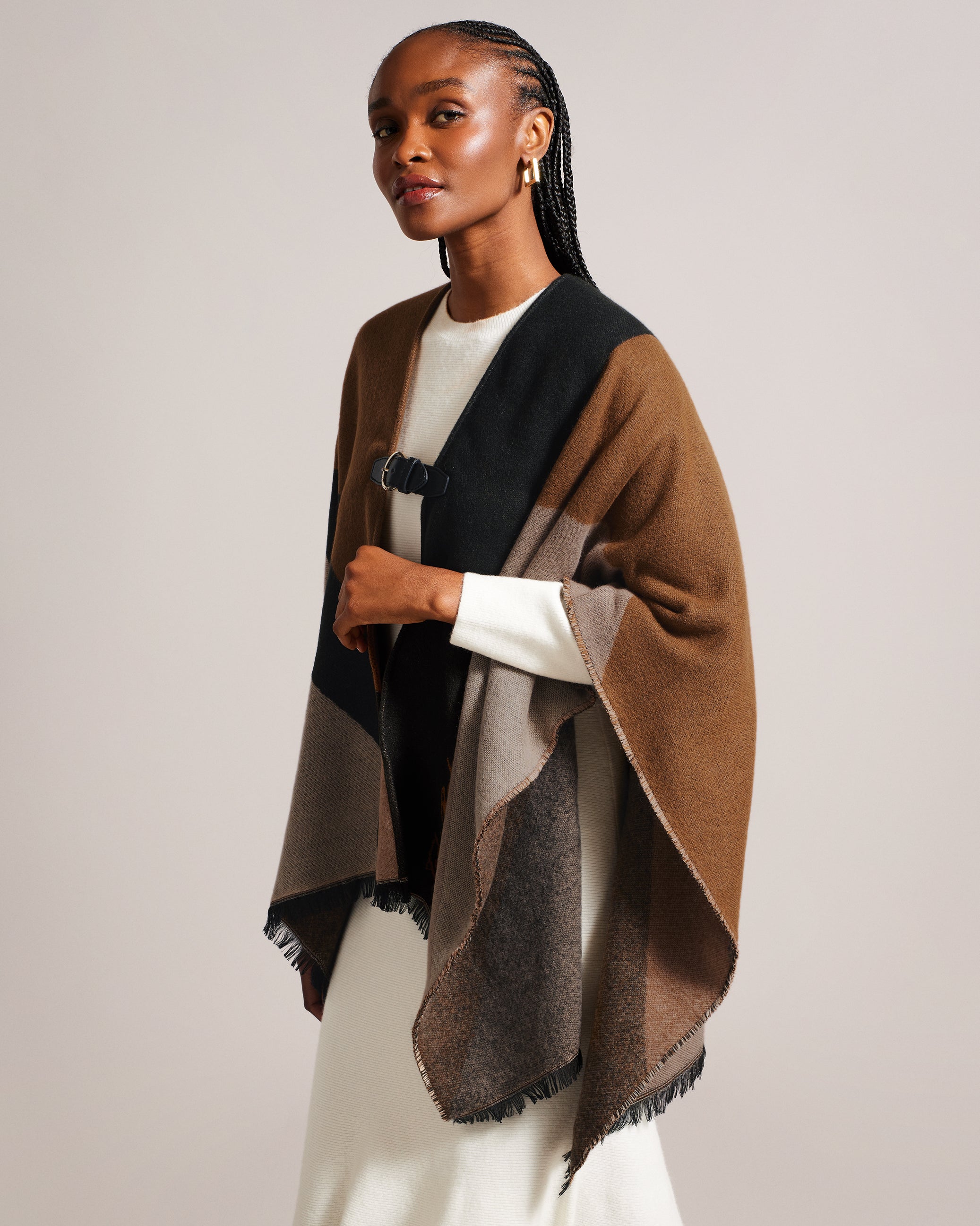 Suffia Buckle Poncho Taupe