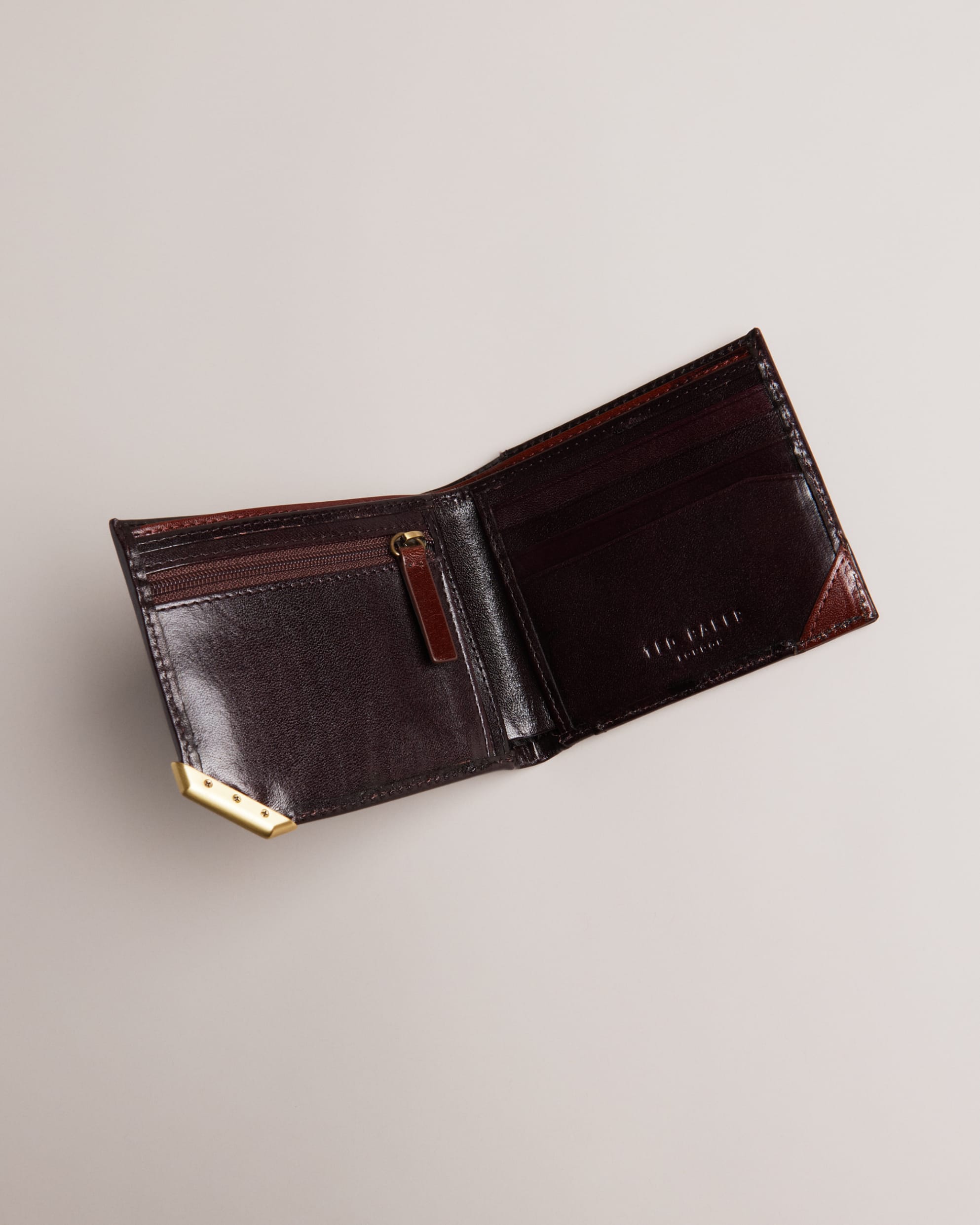 Kornerr Metal Corner Bifold Coin Wallet Brn-Choc