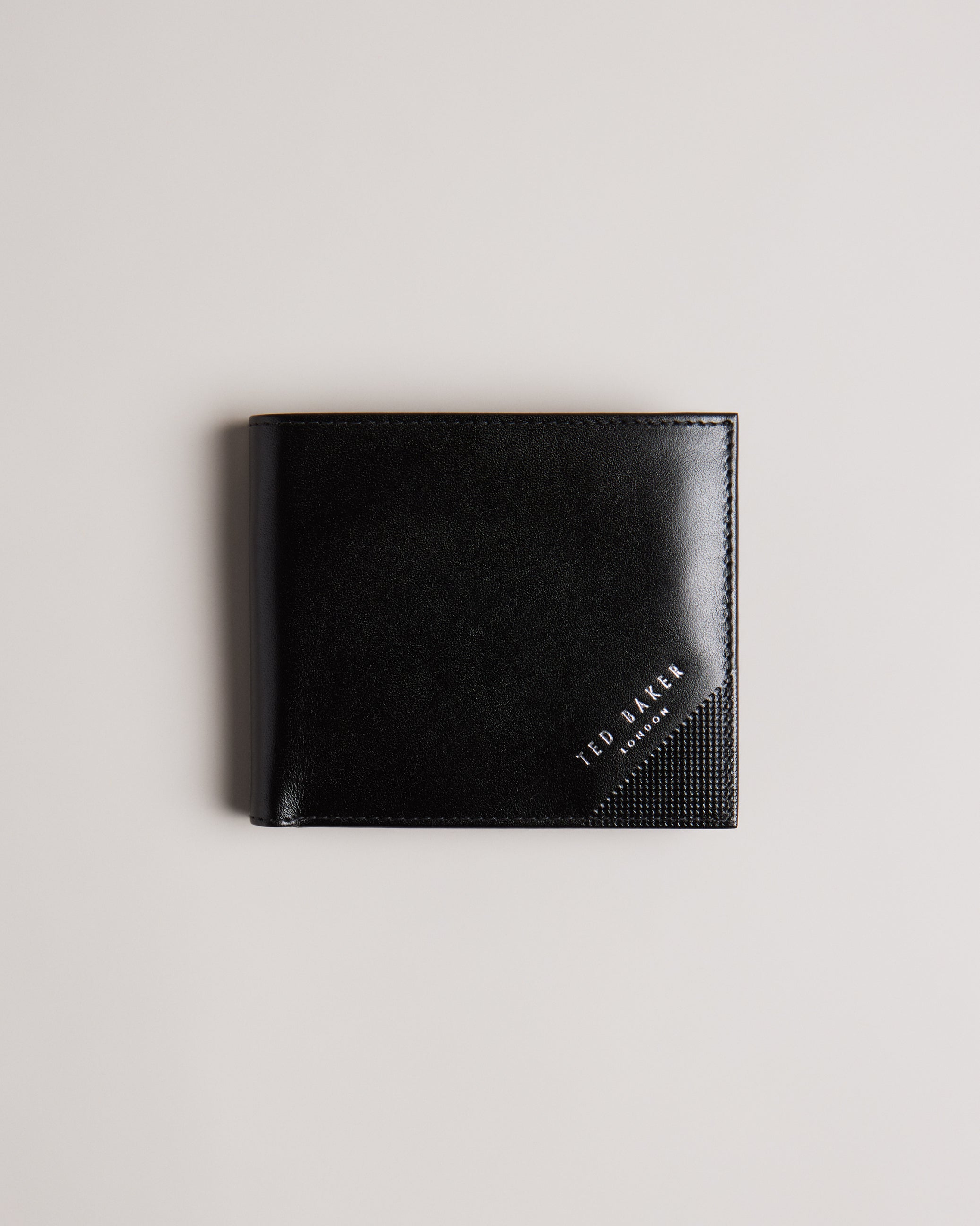 Prugs Embossed Corner Leather Bifold Coin Wallet Black