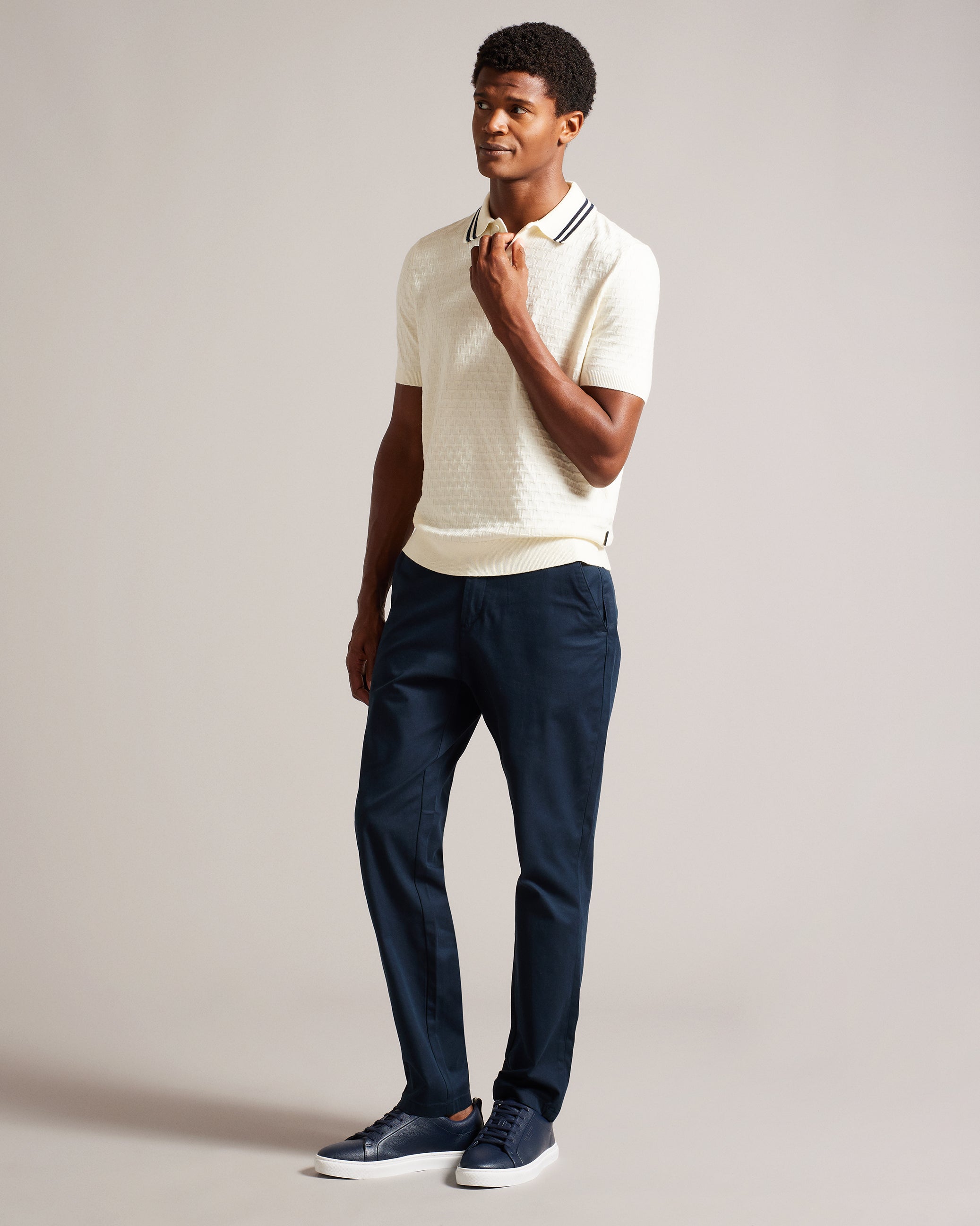 مهانا قميص بولو بقصة عادية وأكمام قصيرة