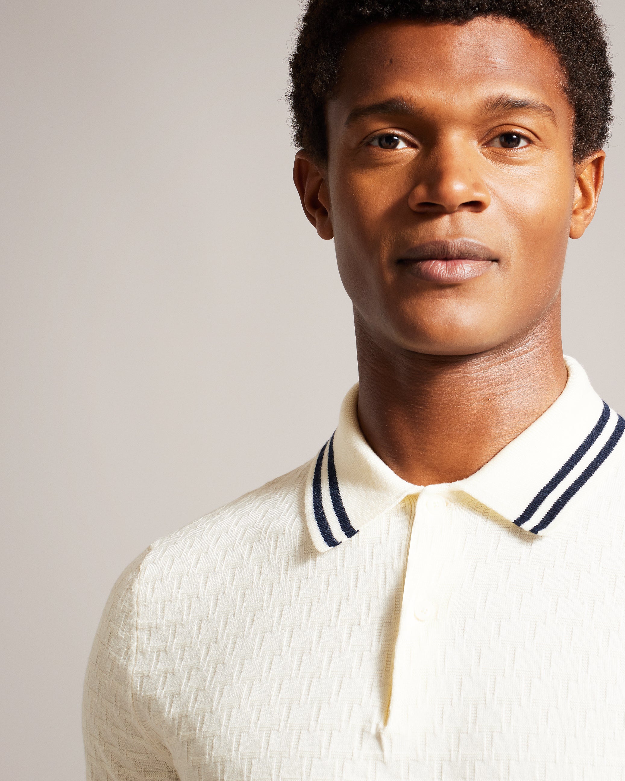 مهانا قميص بولو بقصة عادية وأكمام قصيرة