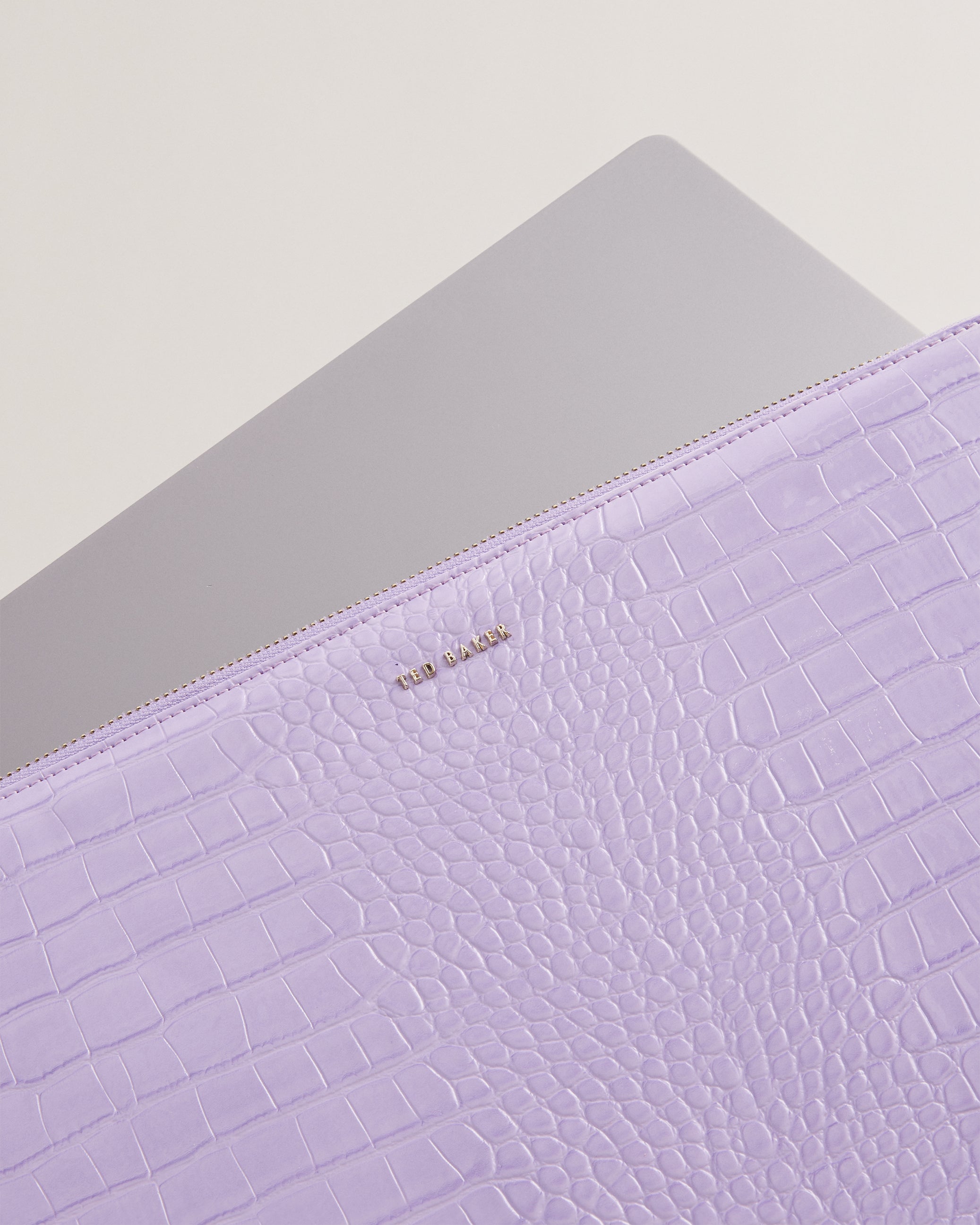 Stila Imitation Croc 15
