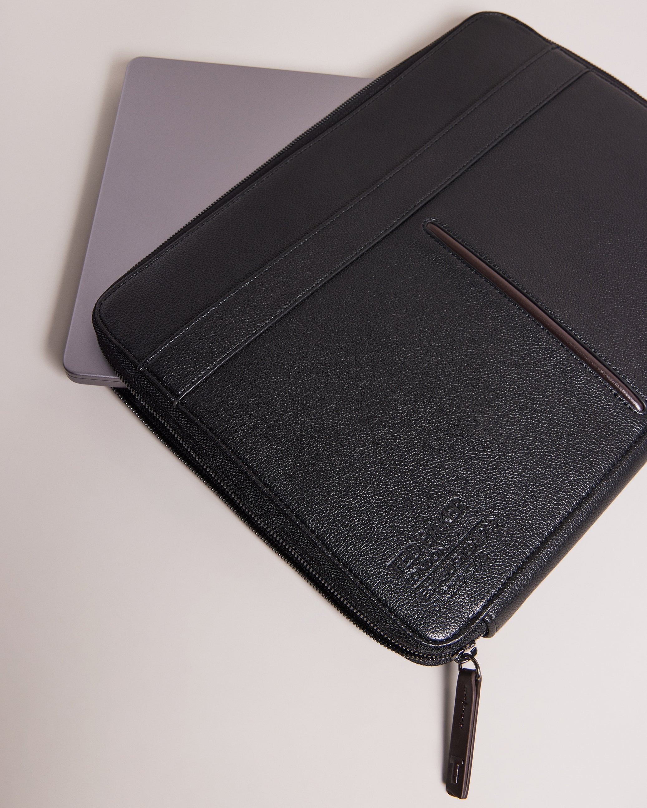 Plumage 13 Inch Laptop Case Black