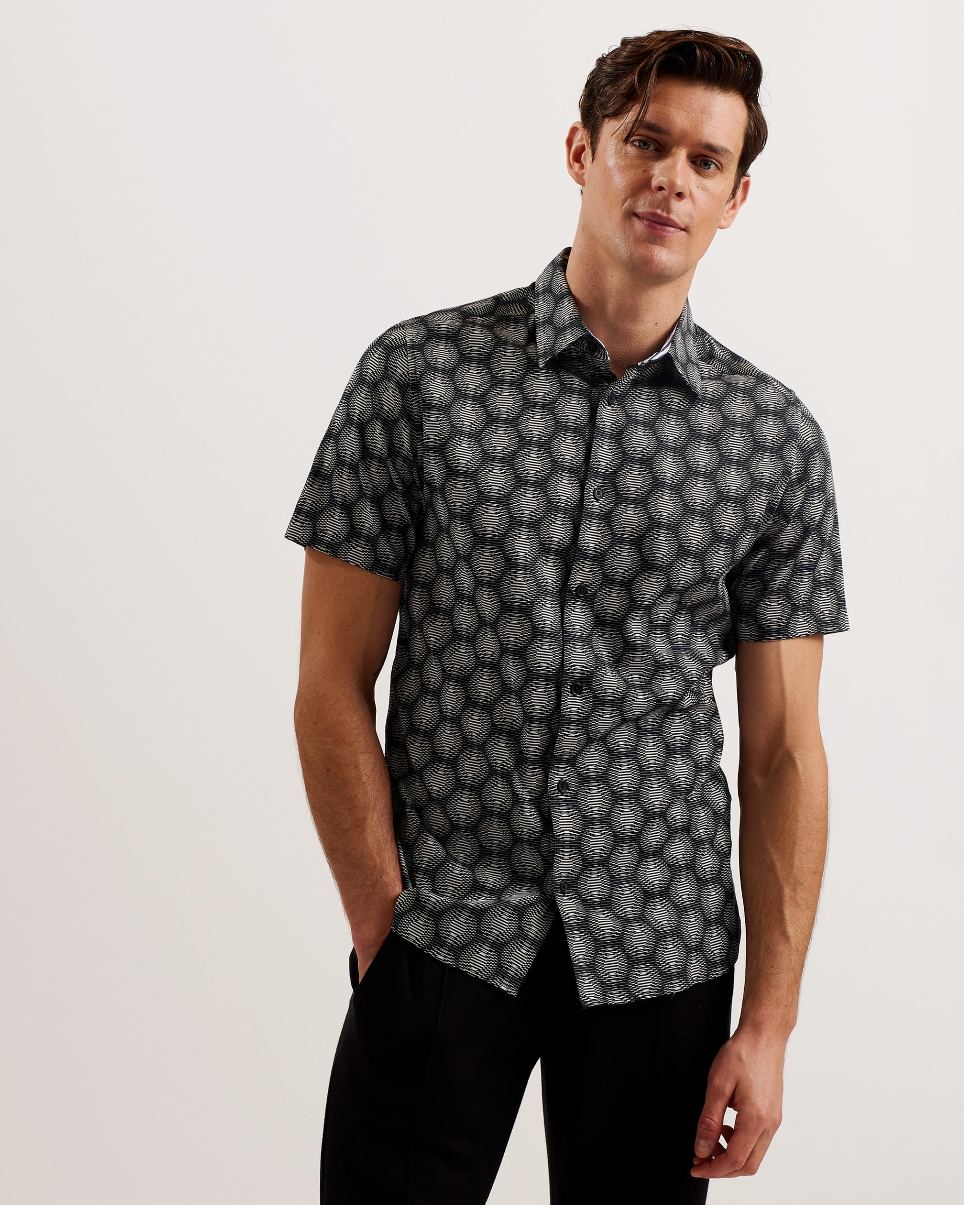 Pearsho Short Sleeve Circle Geometric Shirt Black