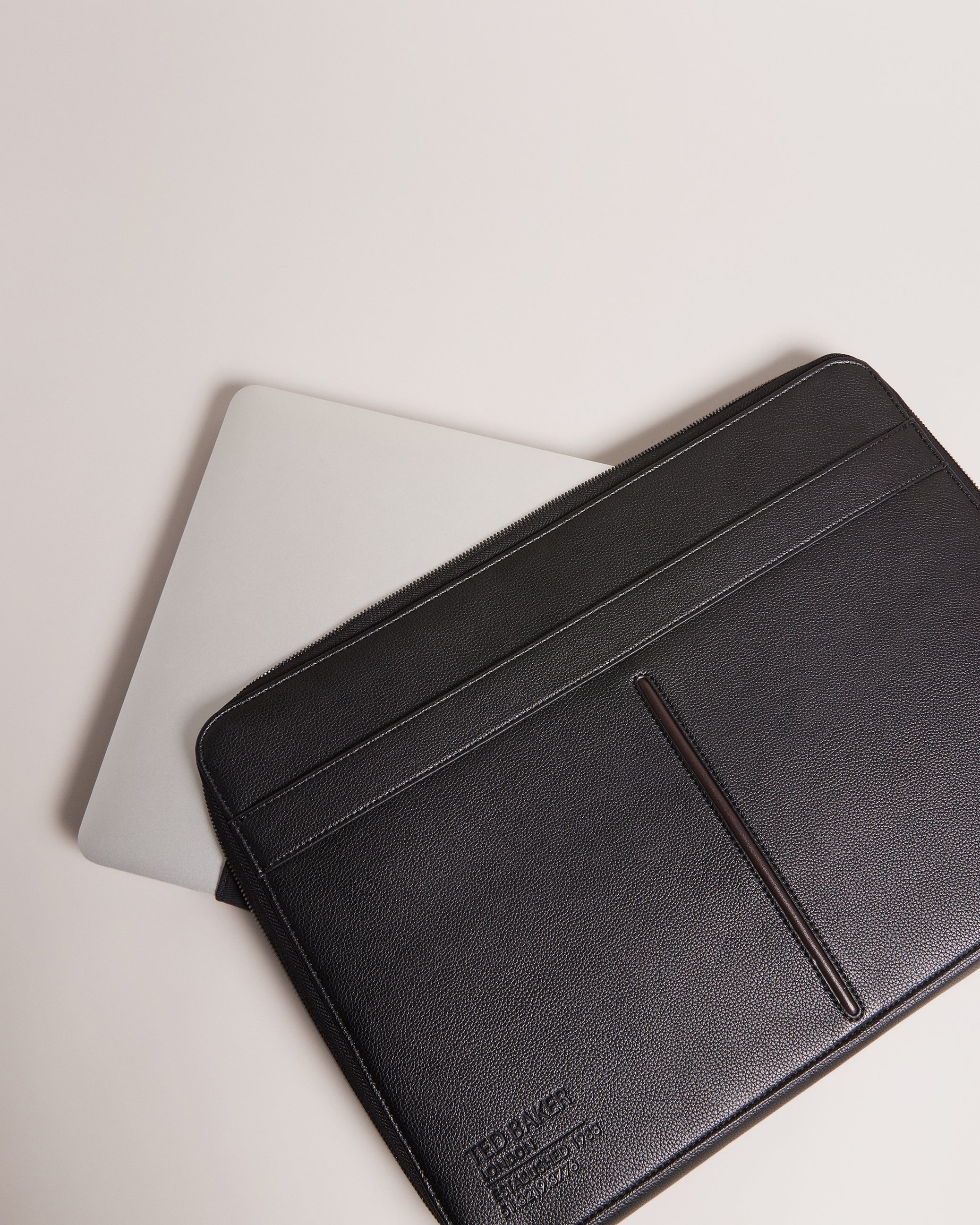 Plum 15 Inch Laptop Case Black