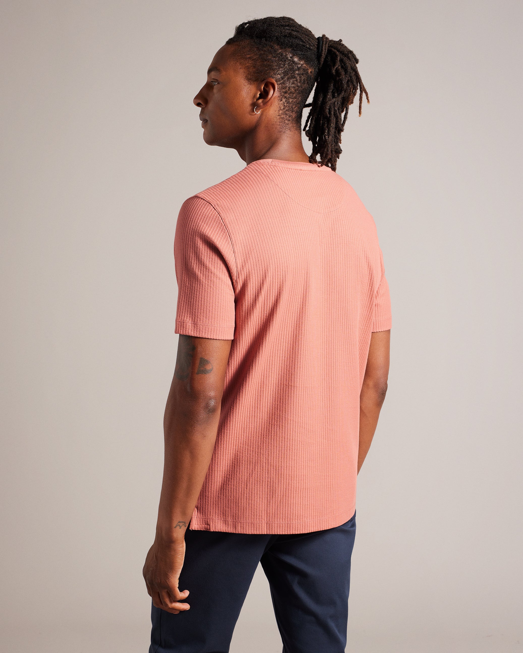 Rakes Textured Regular Fit T-Shirt Mid-Pink
