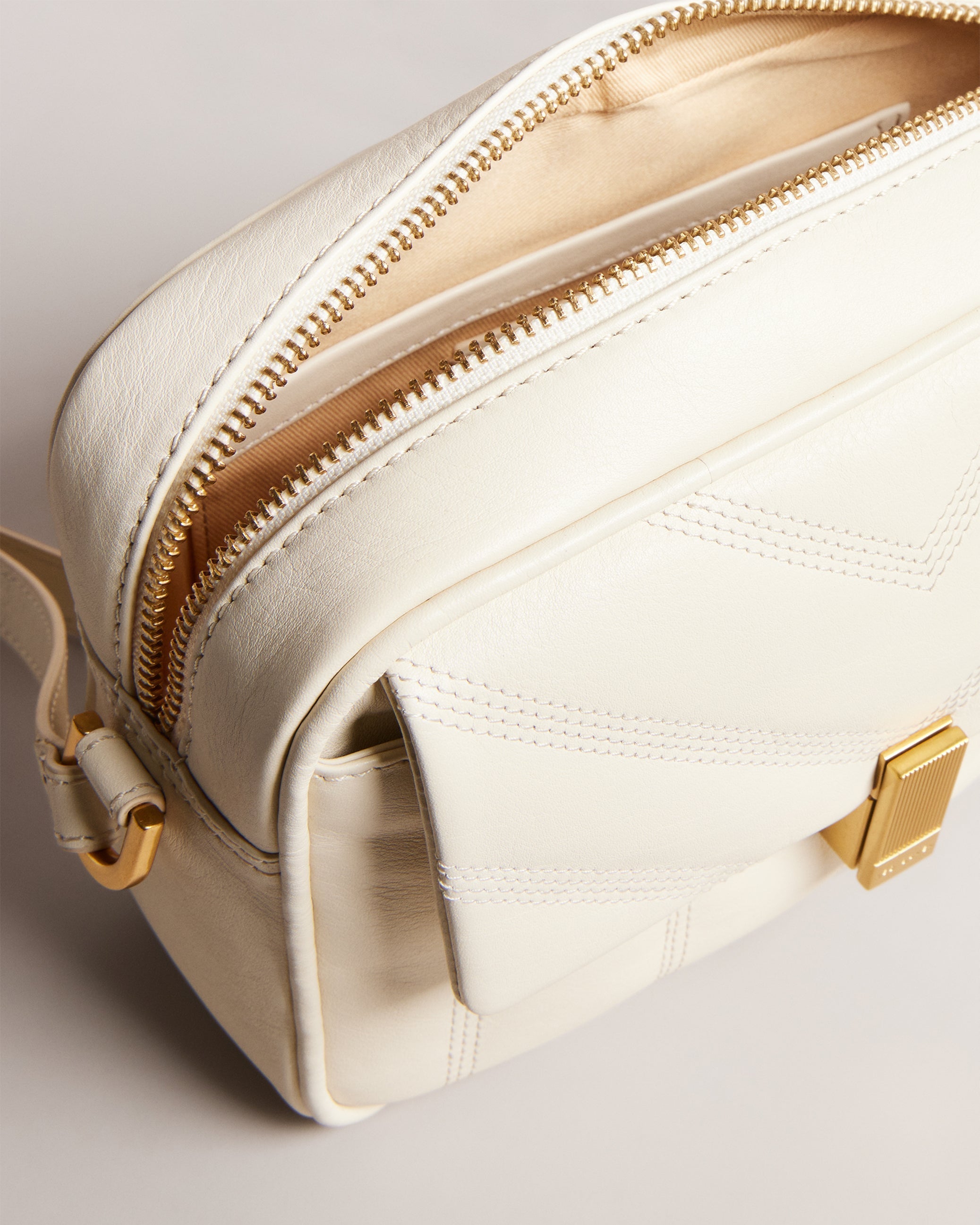 Ayalily Quilted Camera Bag Ivory