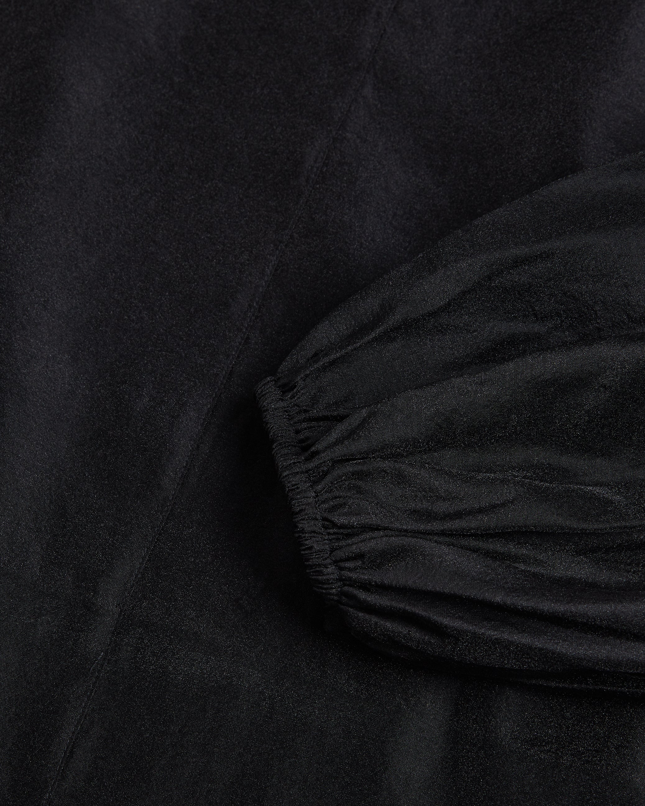 أوبري كنزة بكشكش على الأكتاف