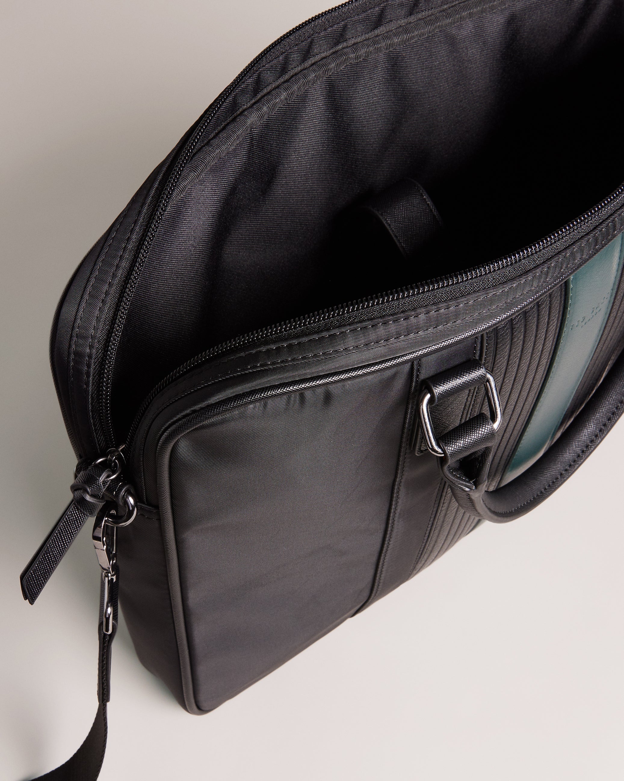 Rooky Core Twill Pu Striped Document Bag Black