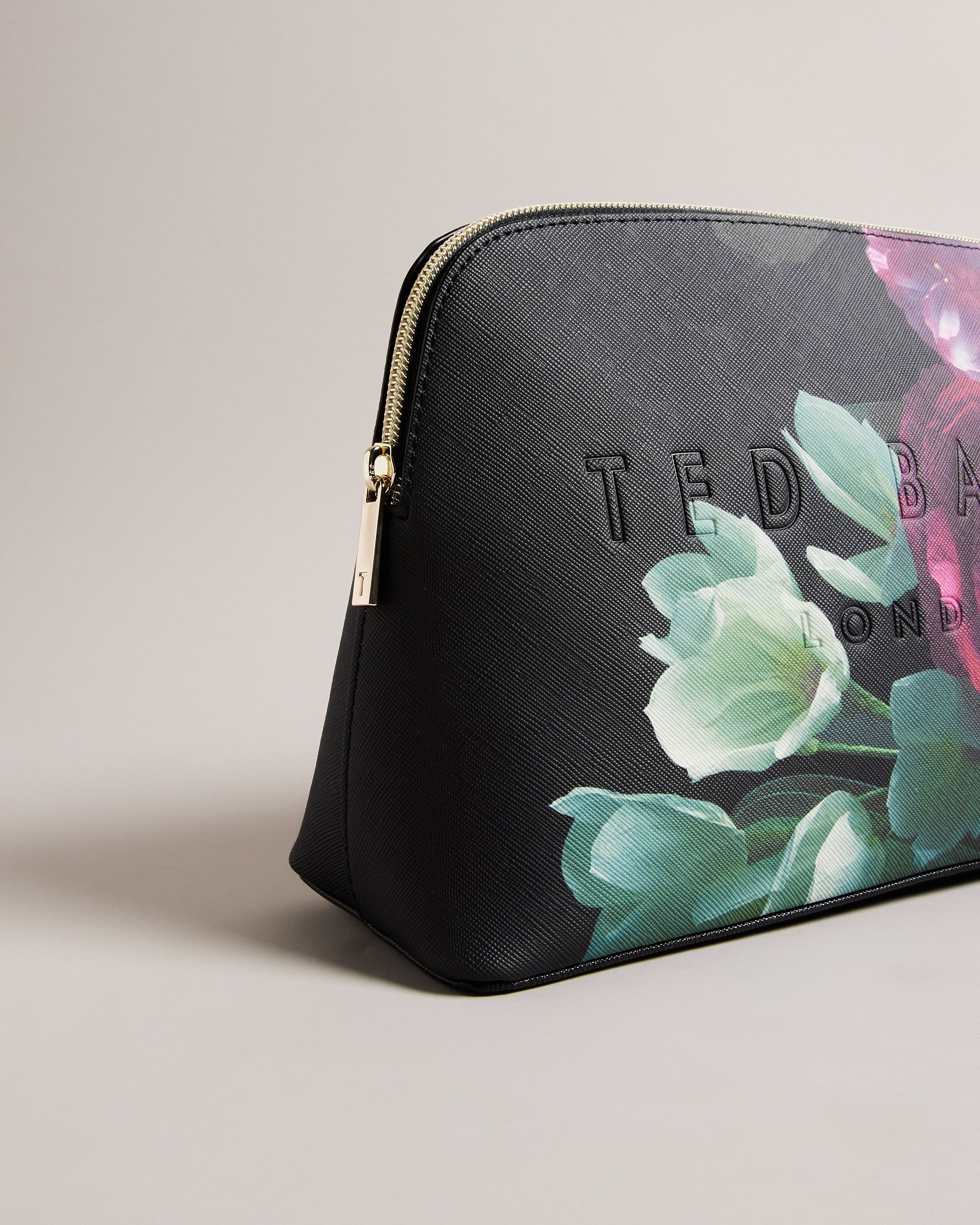 بابي حقيبة مستلزمات شخصية مطبعة بالأزهار