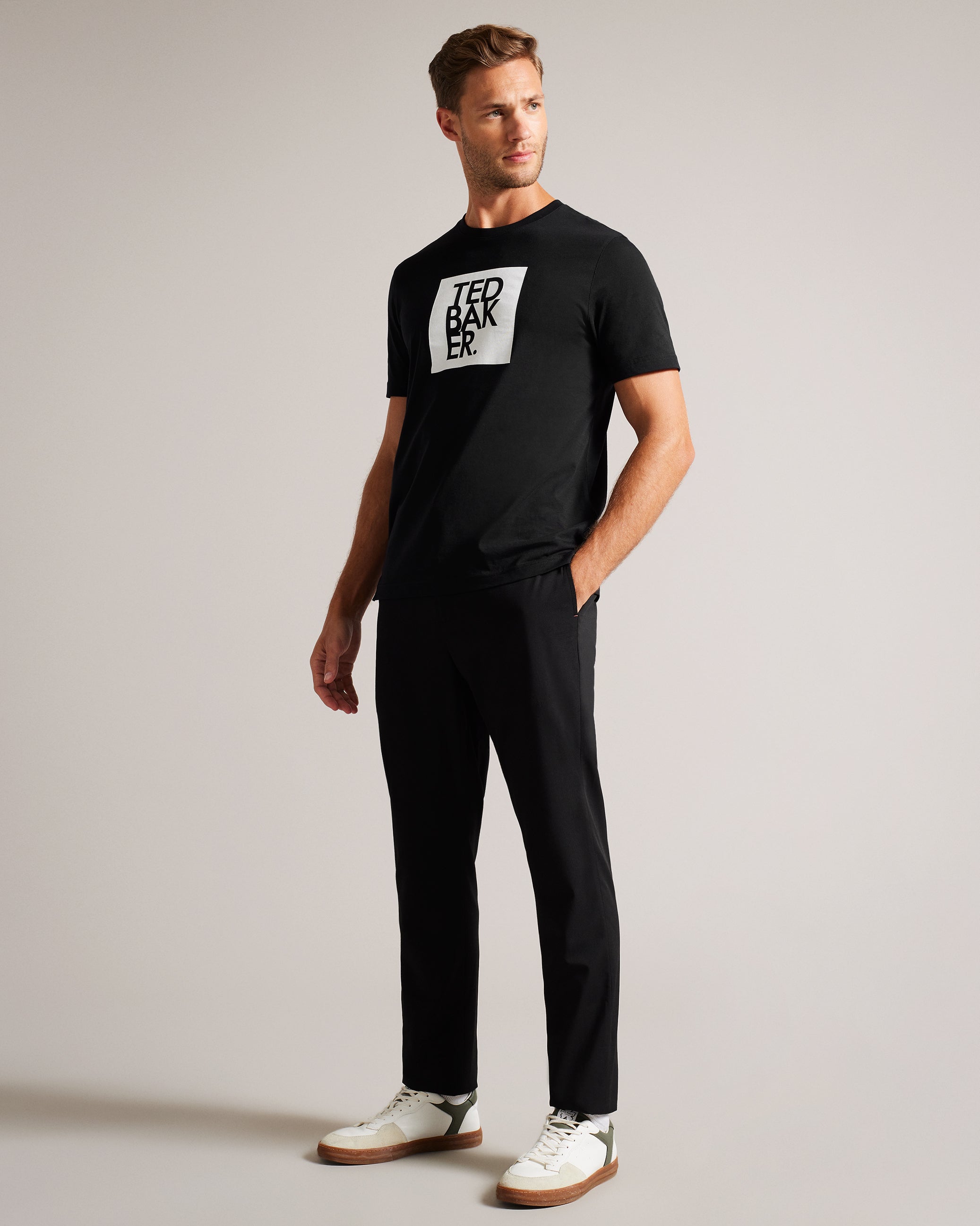 Rofata Short Sleeve Square Logo Graphic T-Shirt Black