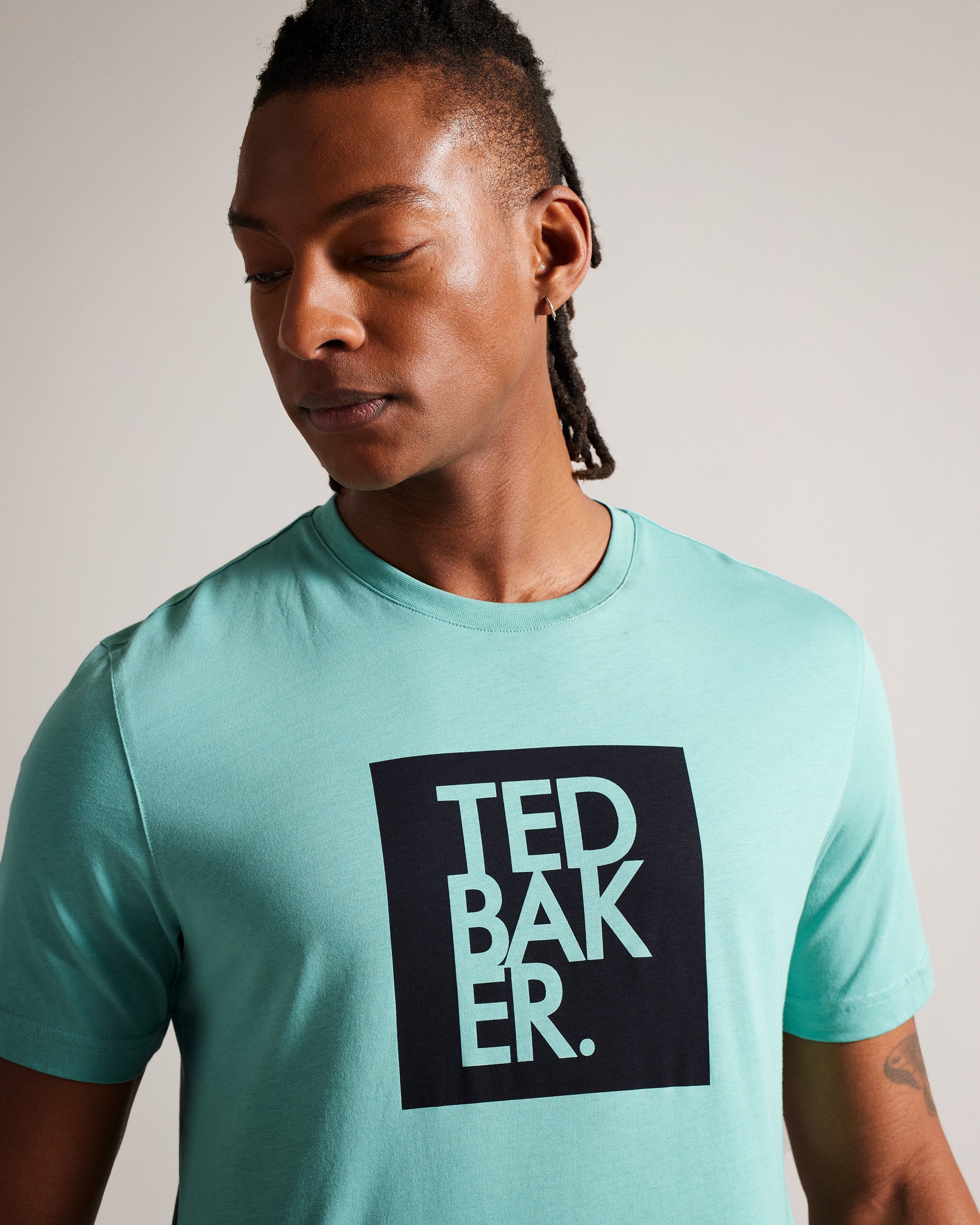 Rofata Short Sleeve Square Logo Graphic T-Shirt Mint