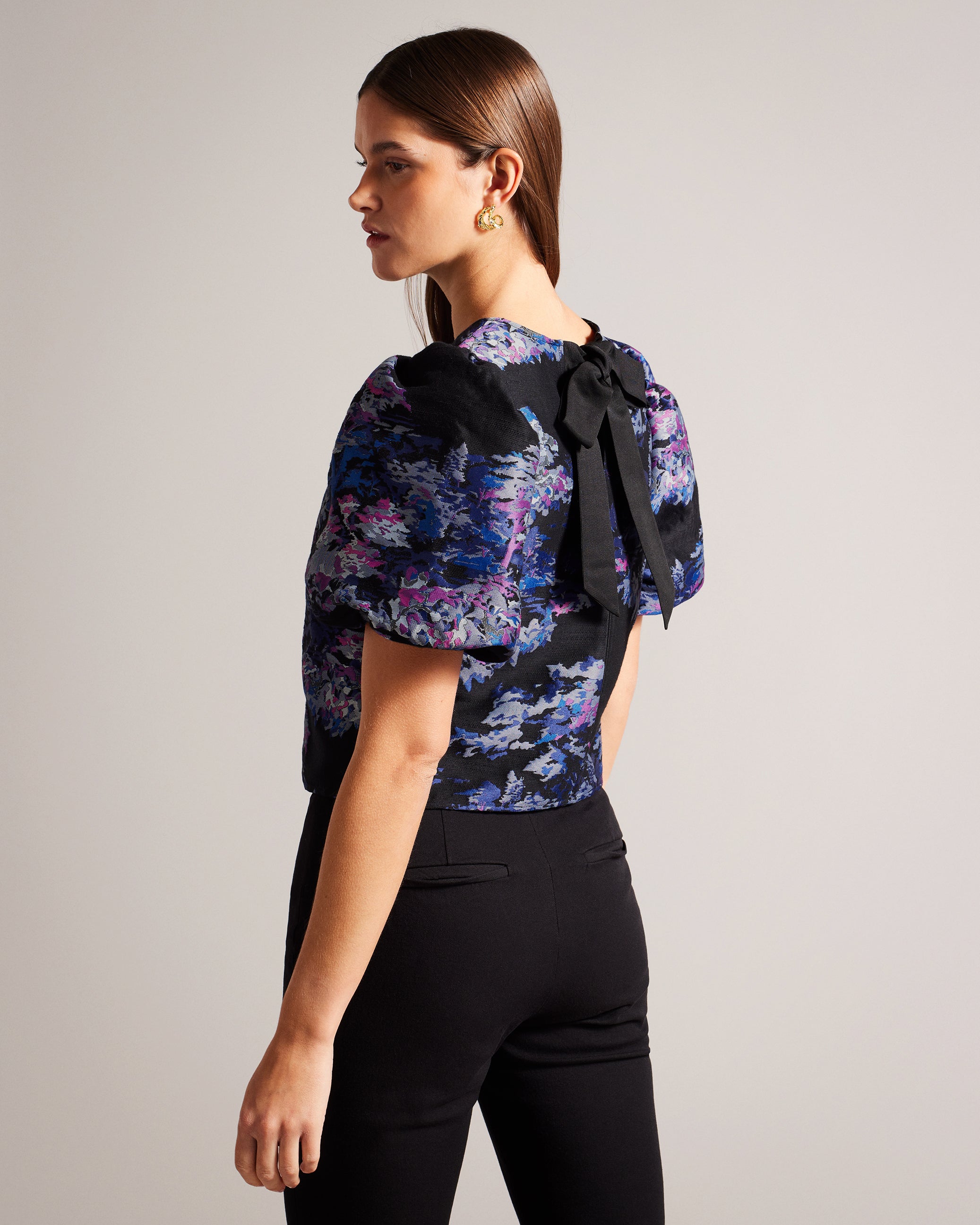 Olliiey Jacquard Top With Puff Sleeves