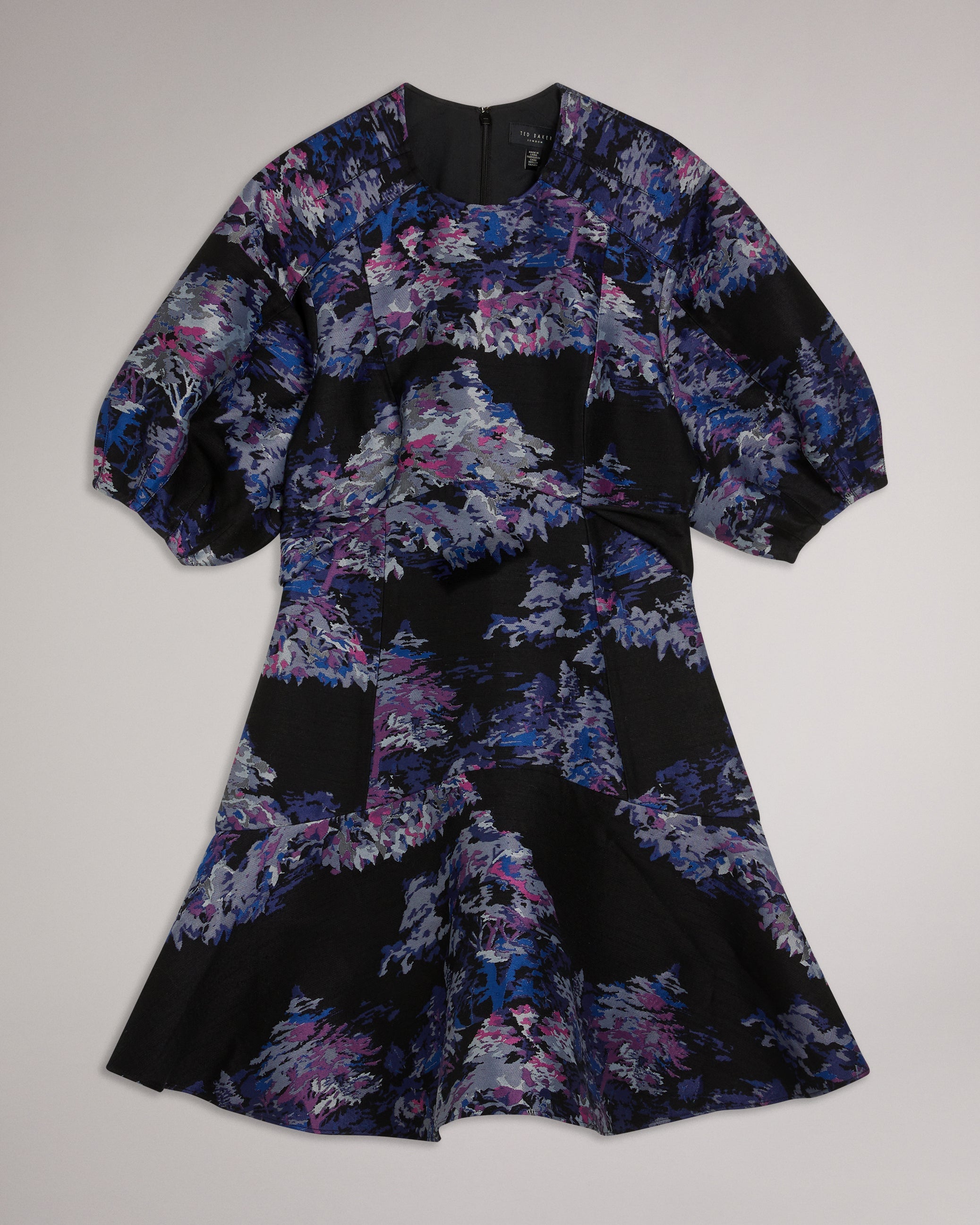 ويلبر فستان قصير بأكمام منفوخة