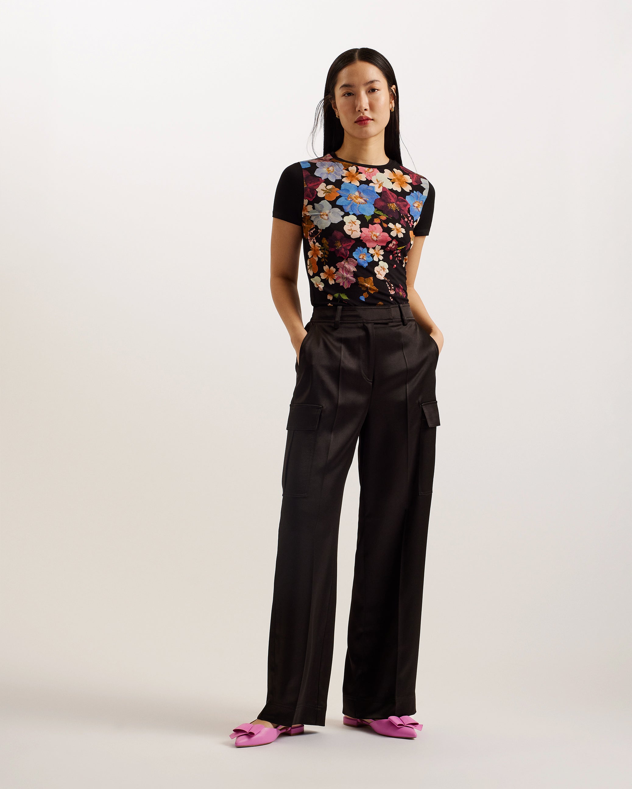 Bealaa Floral Print Fitted T-Shirt Black