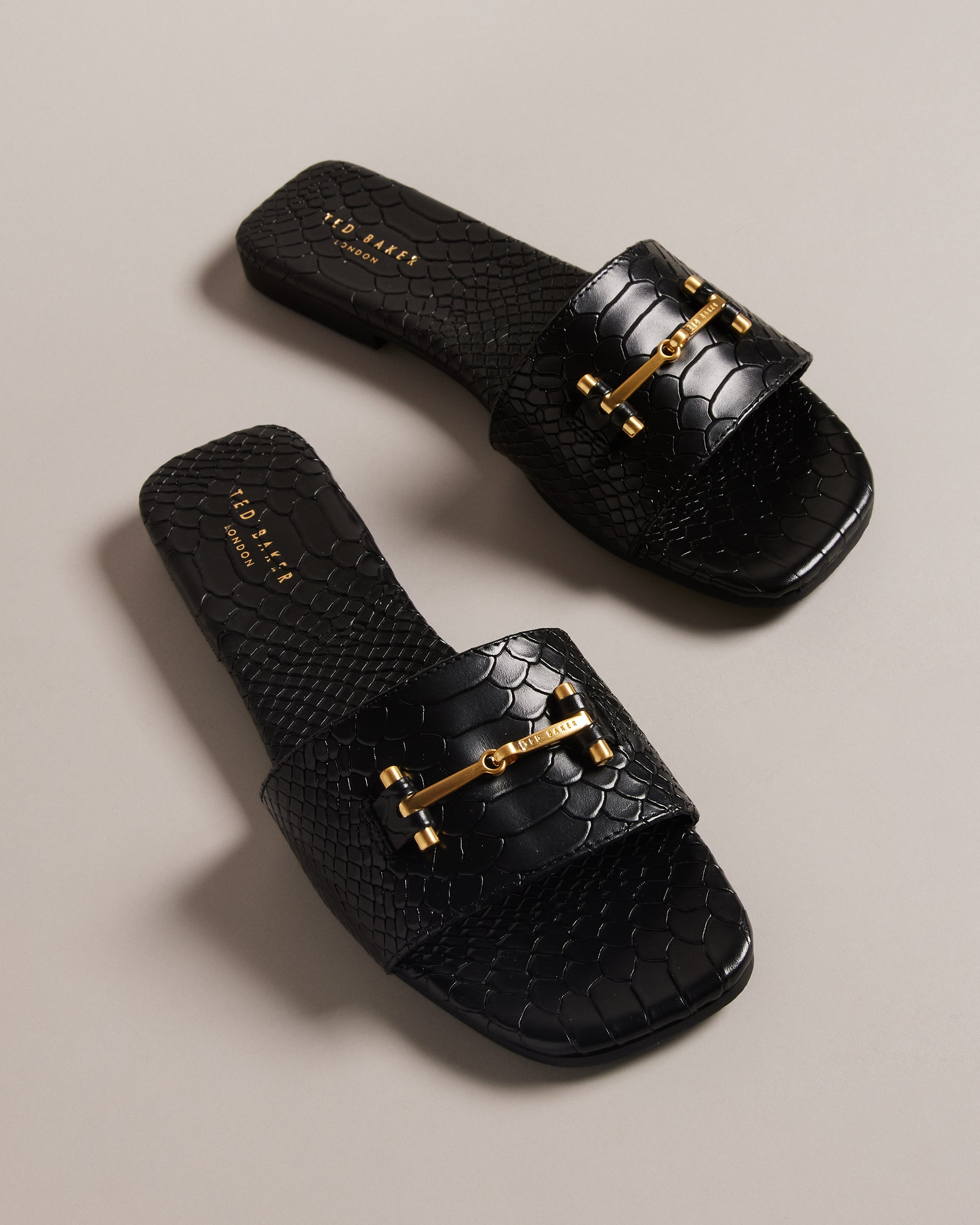 أشينو شبشب جلد 