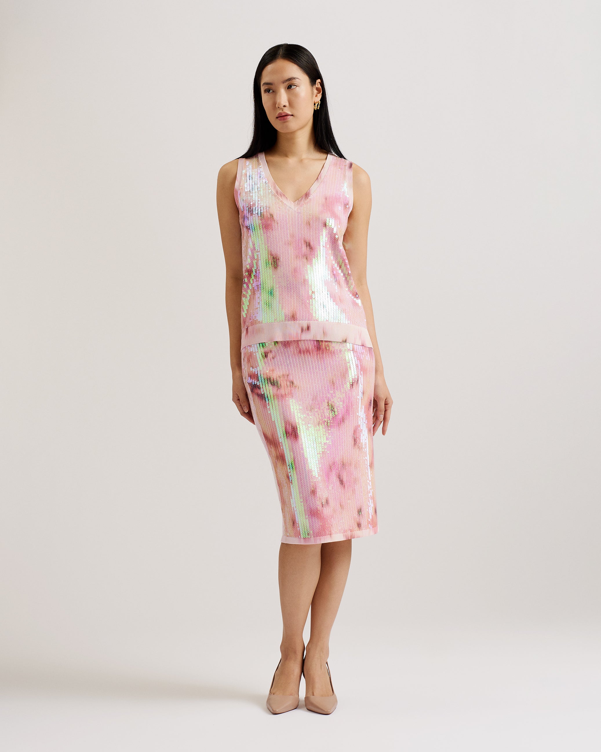 Velmaa Printed Knit V Neck Easy Fit Top Lt-Pink