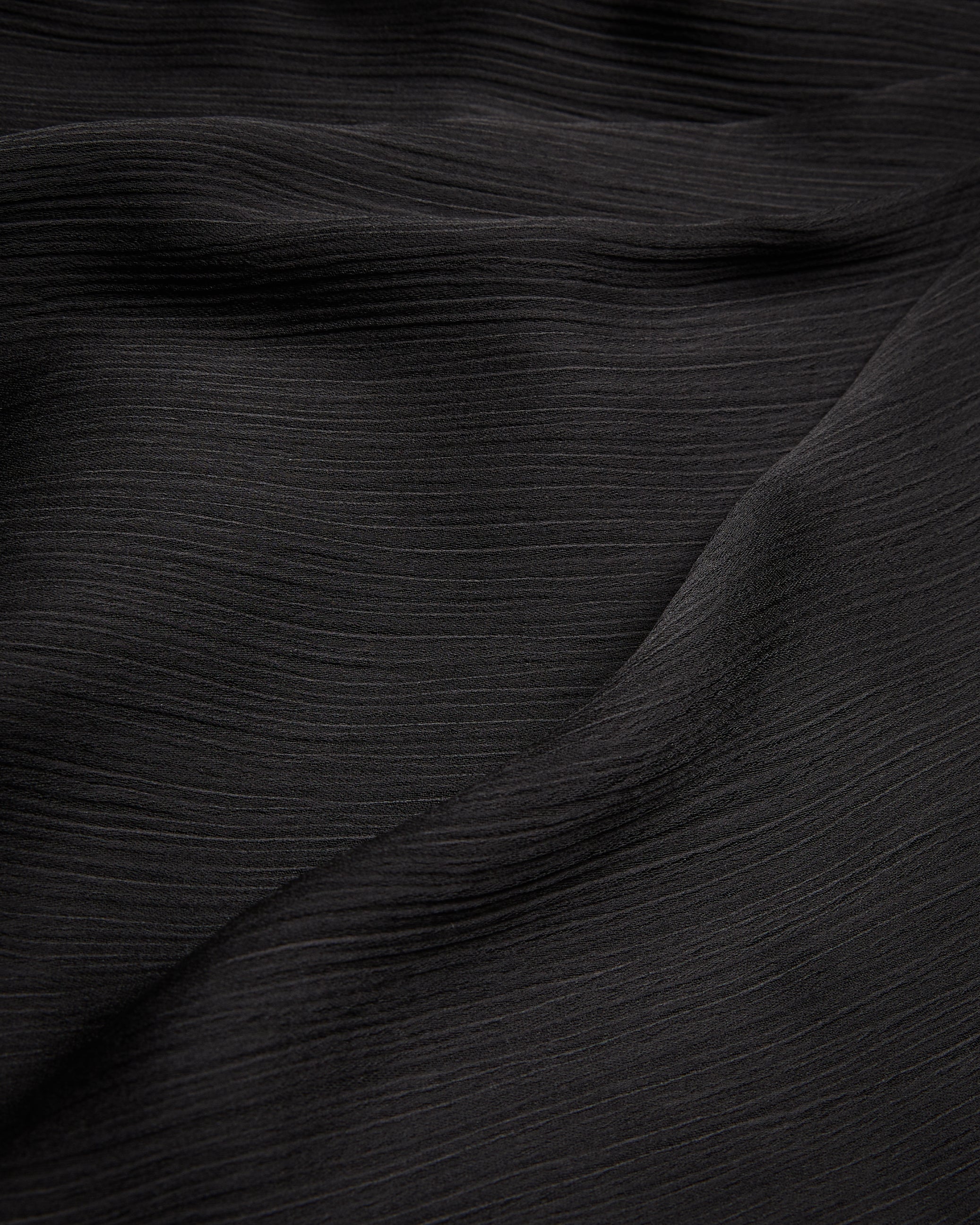 أكاني فستان ميداكسي من الساتان