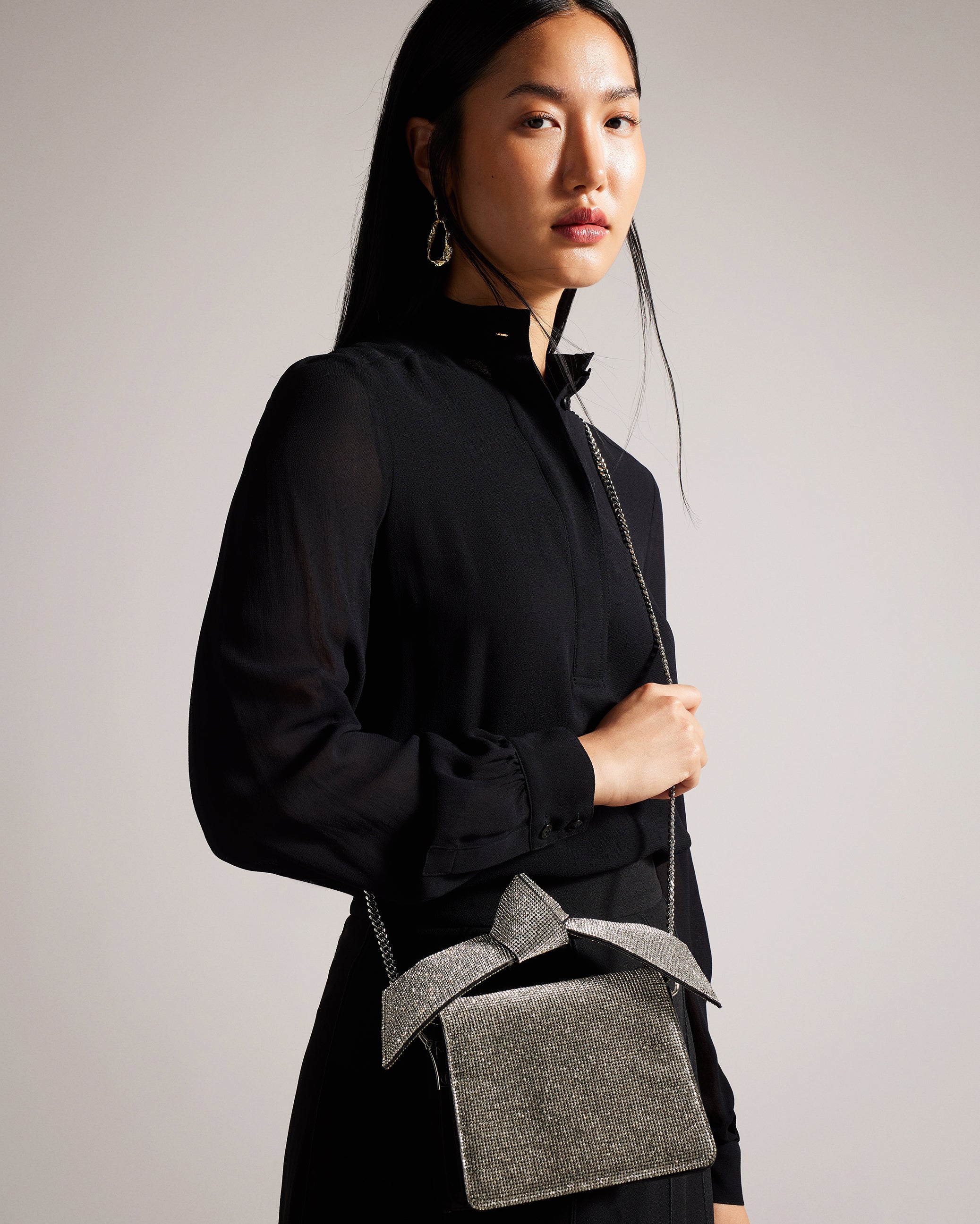 Nialisa Soft Knot Crystal Crossbody Bag Silver