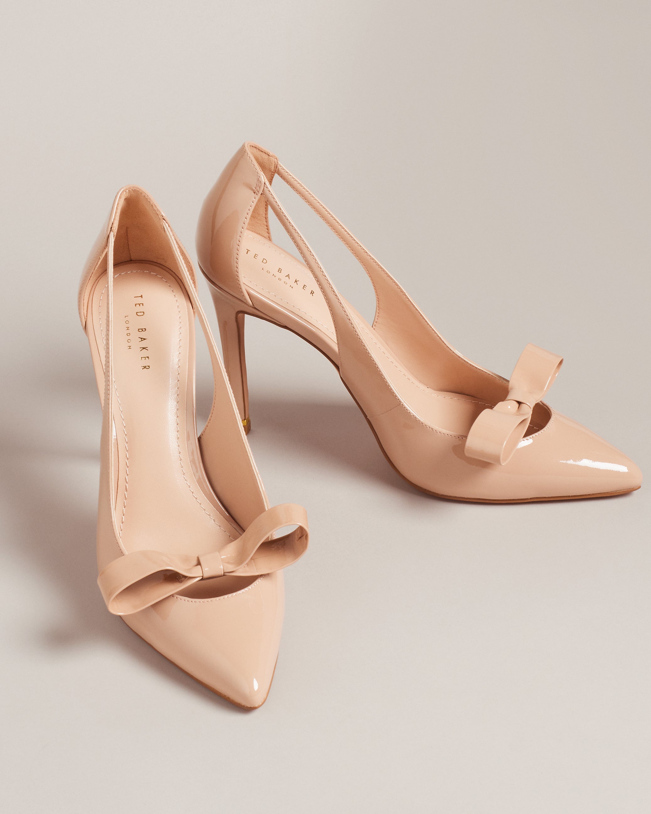 Orliney Patent Bow 100Mm Cut Out Detail Court Shoes Nude