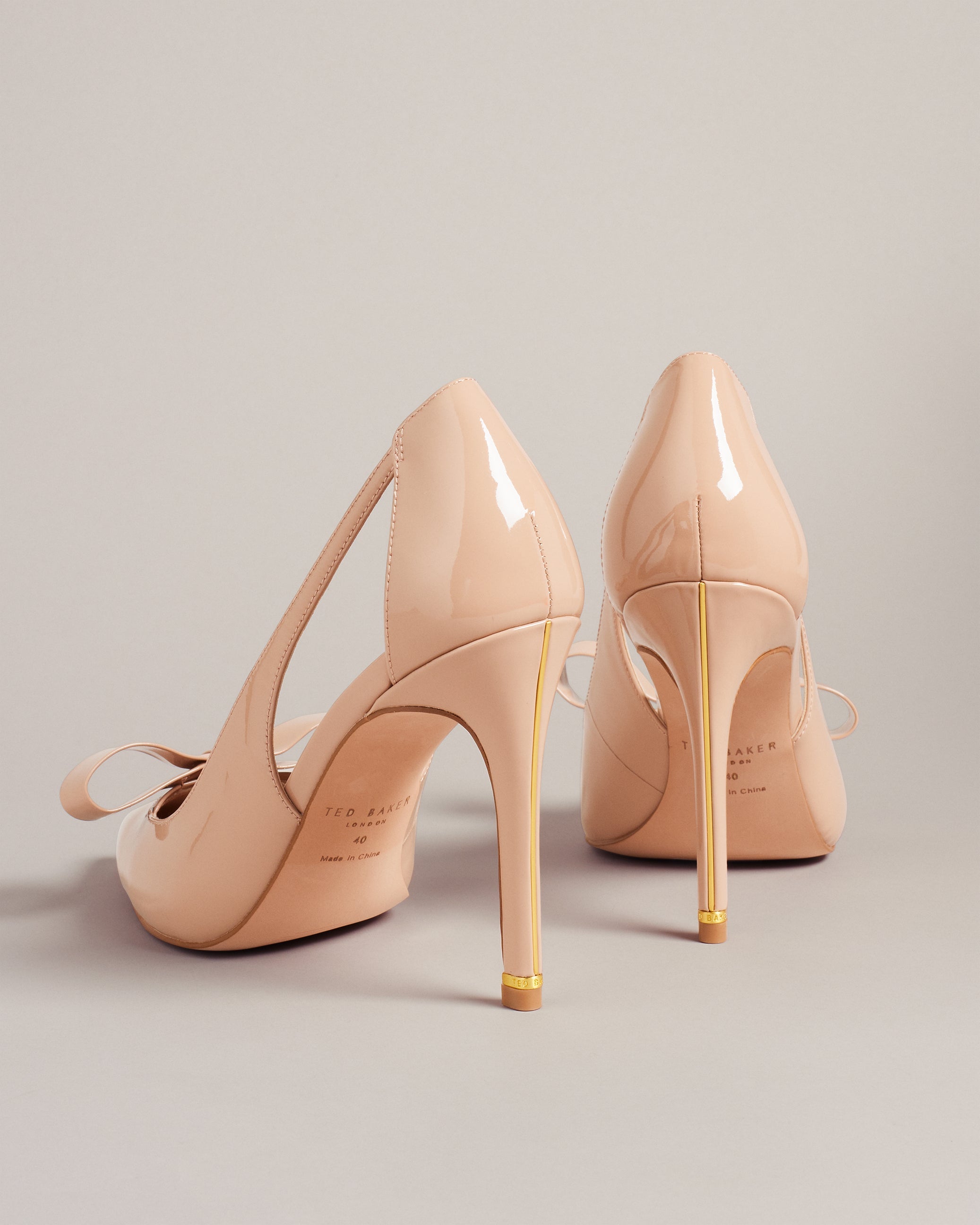 Orliney Patent Bow 100Mm Cut Out Detail Court Shoes Nude