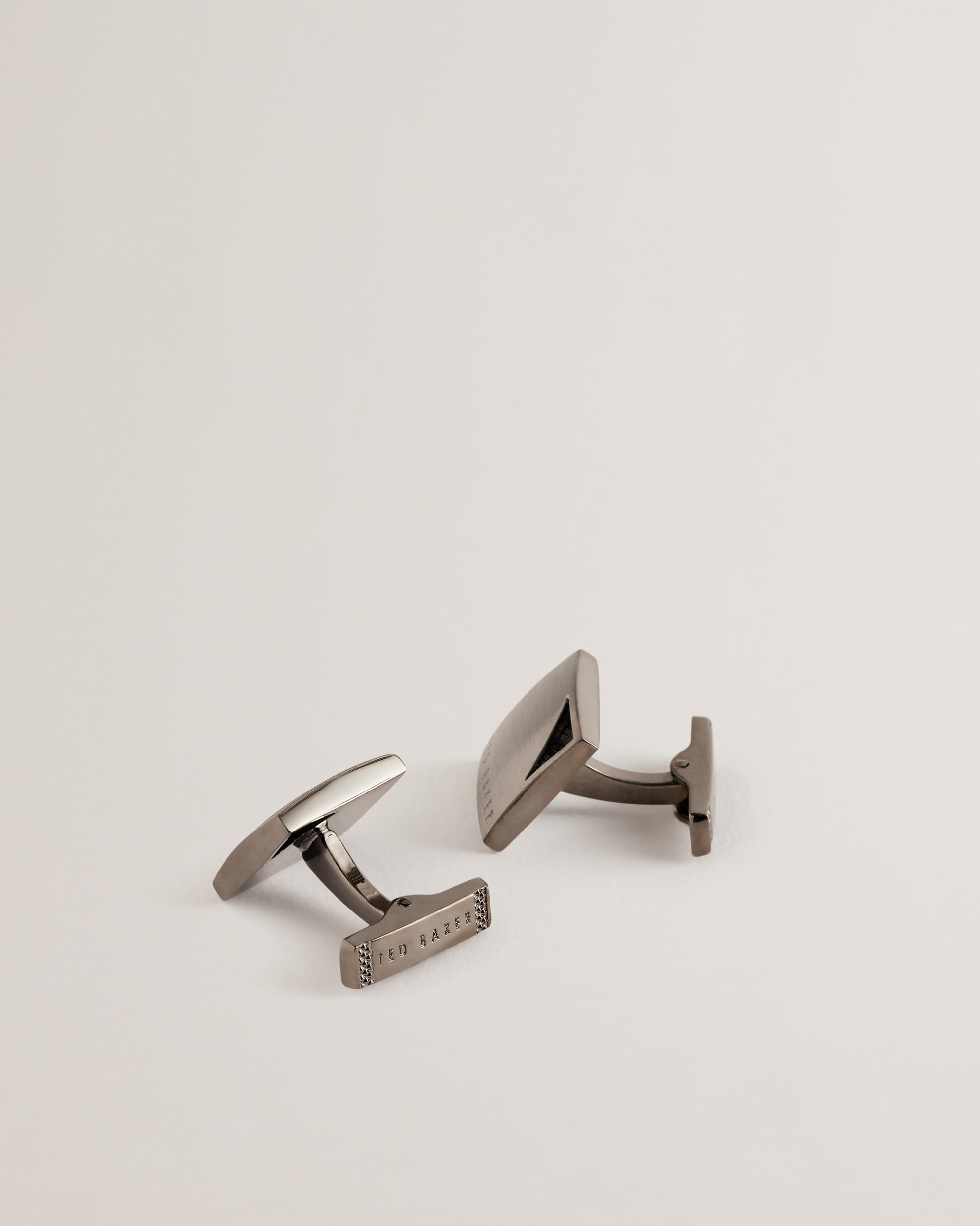 Curvin Branded Cut Out Detail Cufflinks Gunmet-Col