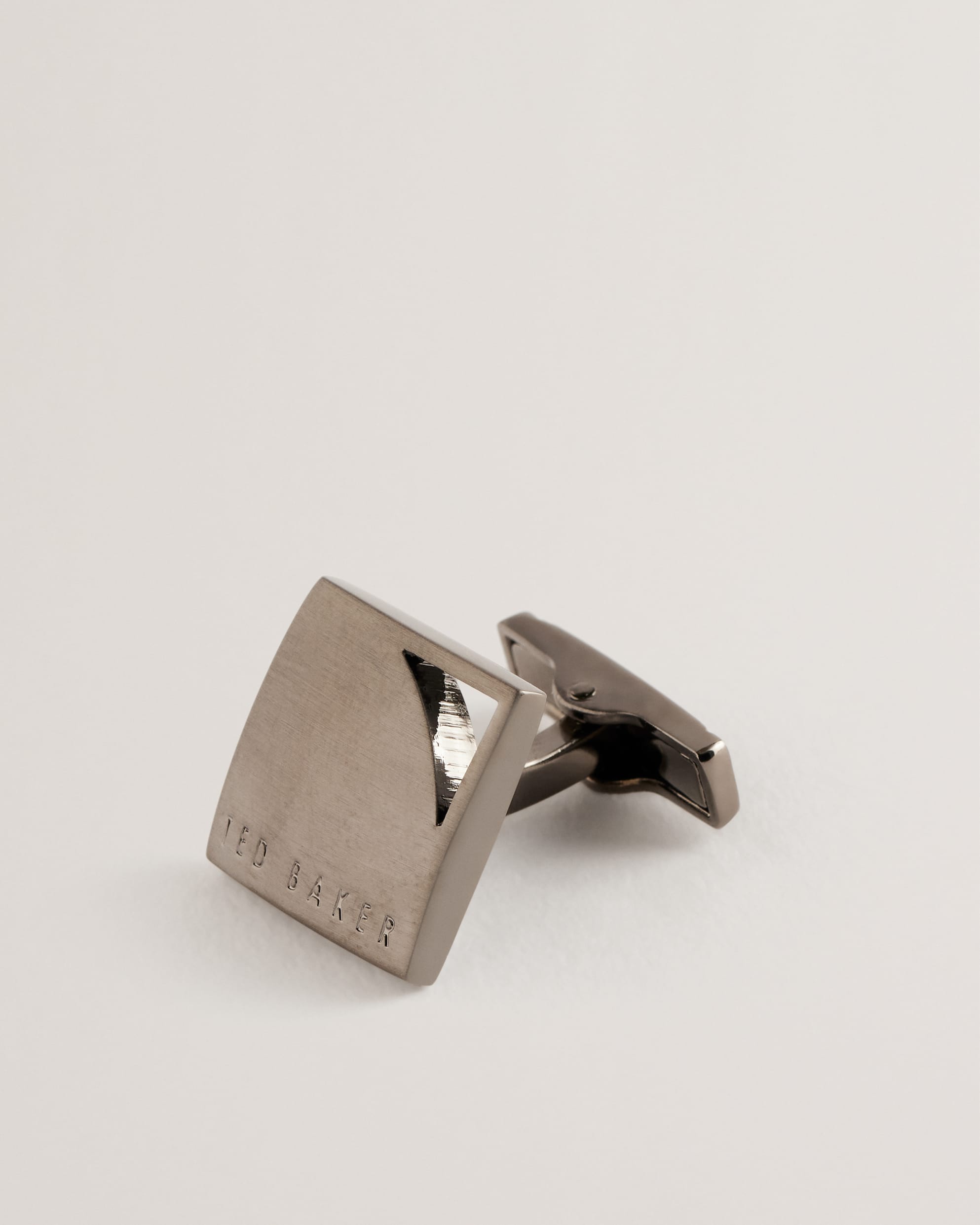 Curvin Branded Cut Out Detail Cufflinks Gunmet-Col