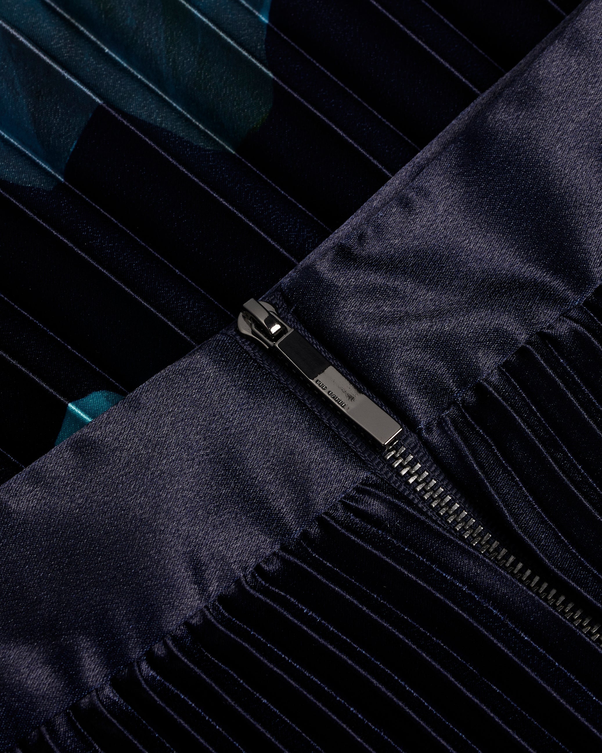 Izmir Pleated Midi Skirt Navy