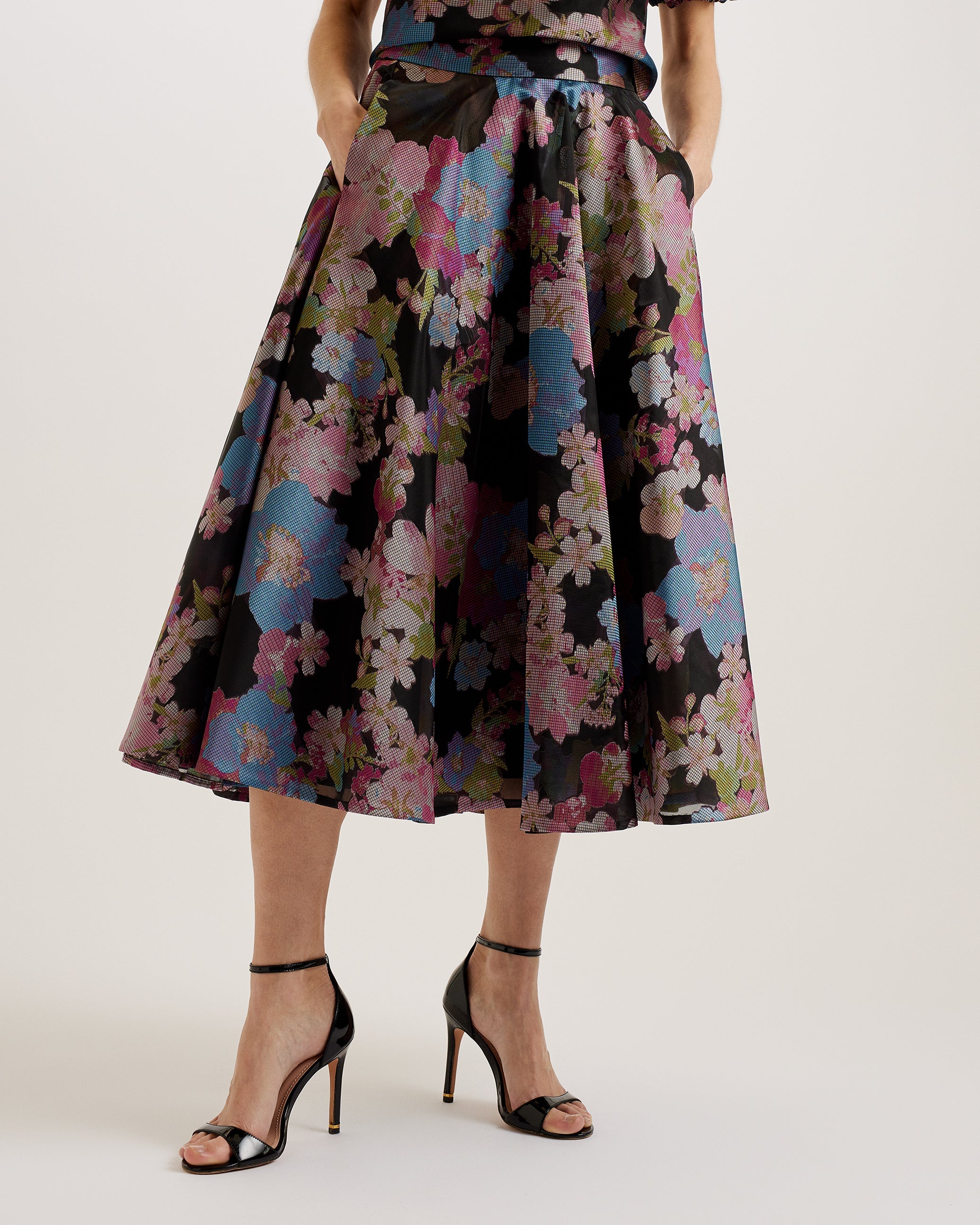 Bursa Jacquard A-Line Midi Skirt Black