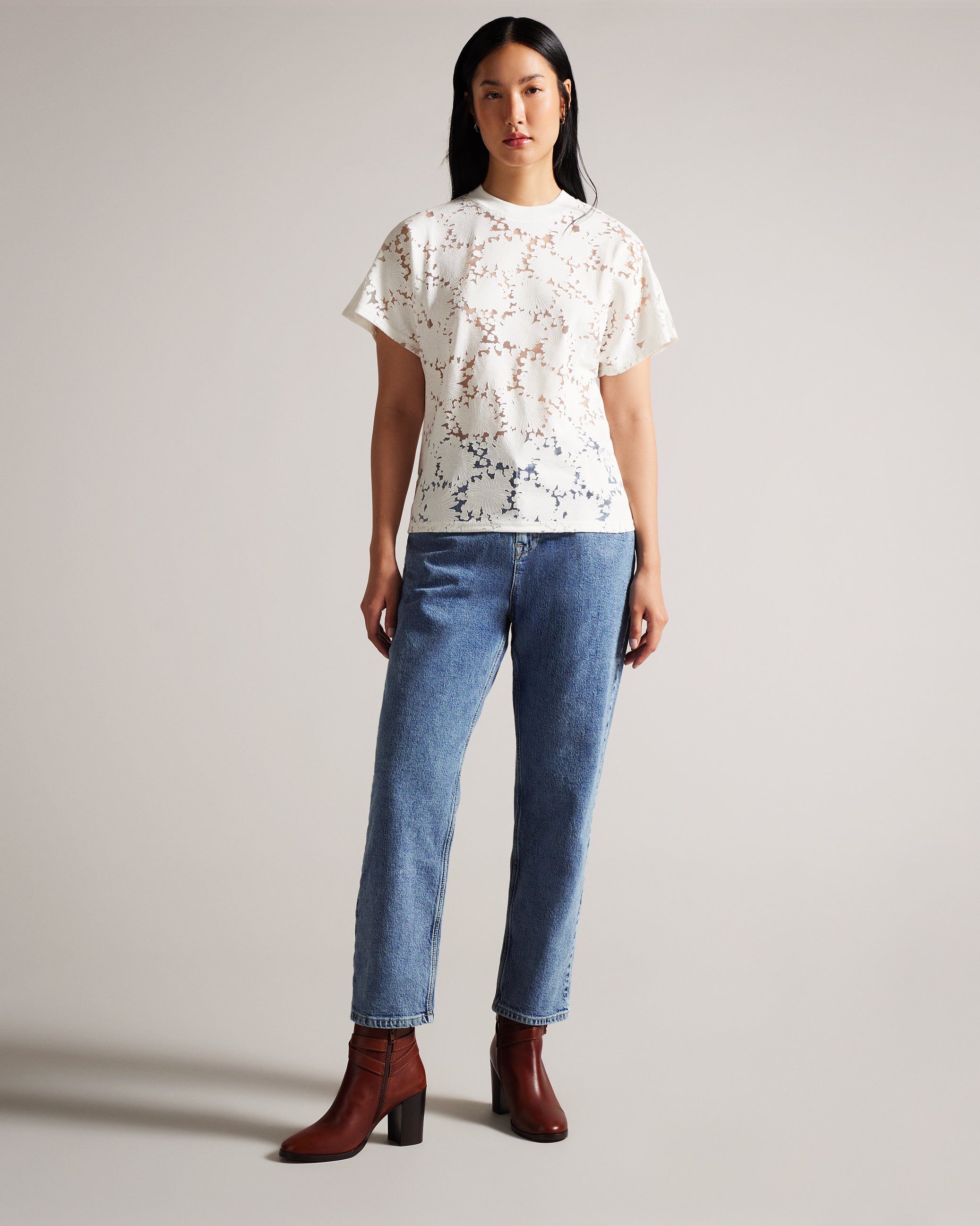 شوري دنيم بقصة ساق مستقيمة