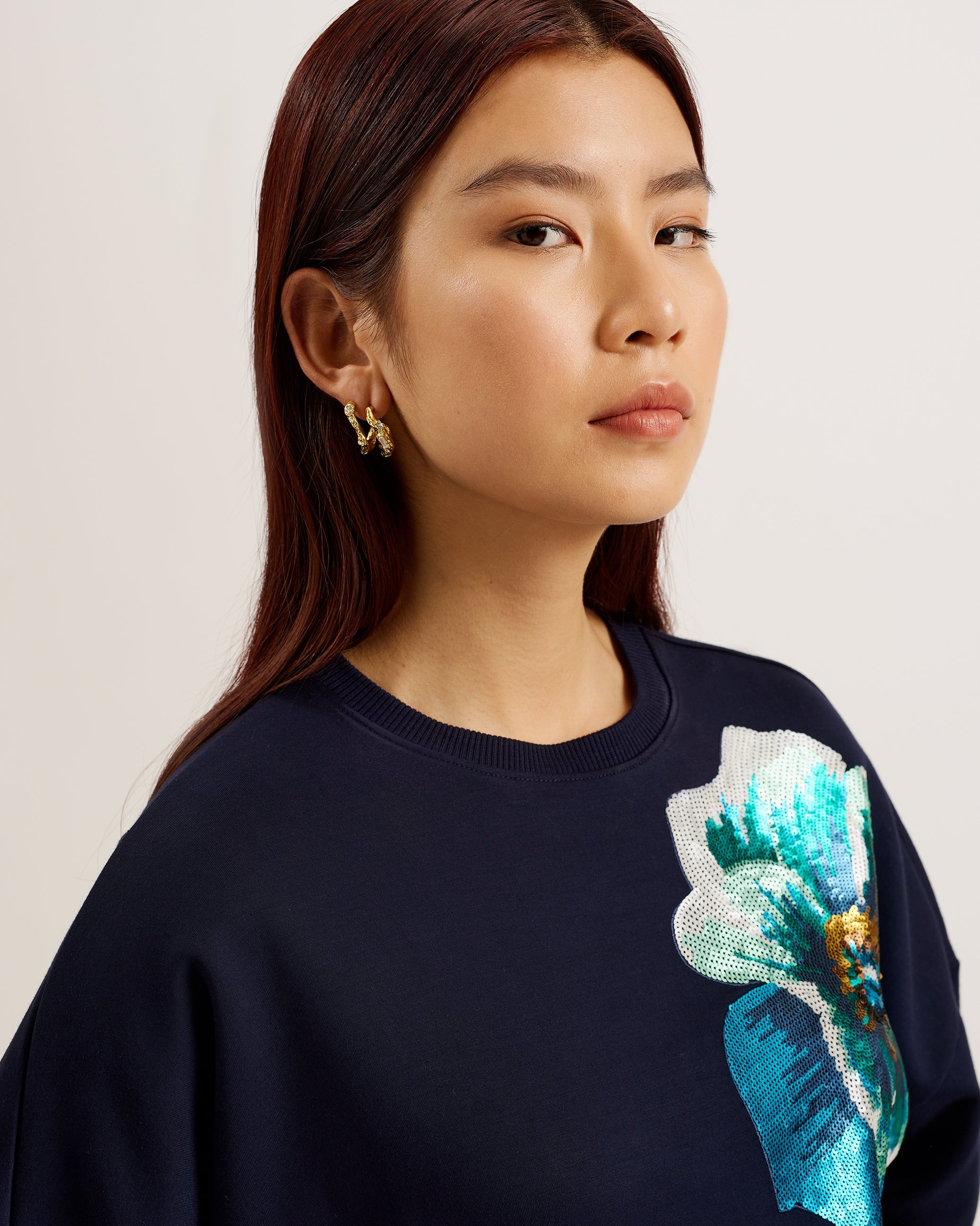 Bayleyy Sequin Graphic Embellished Sweatshirt Navy