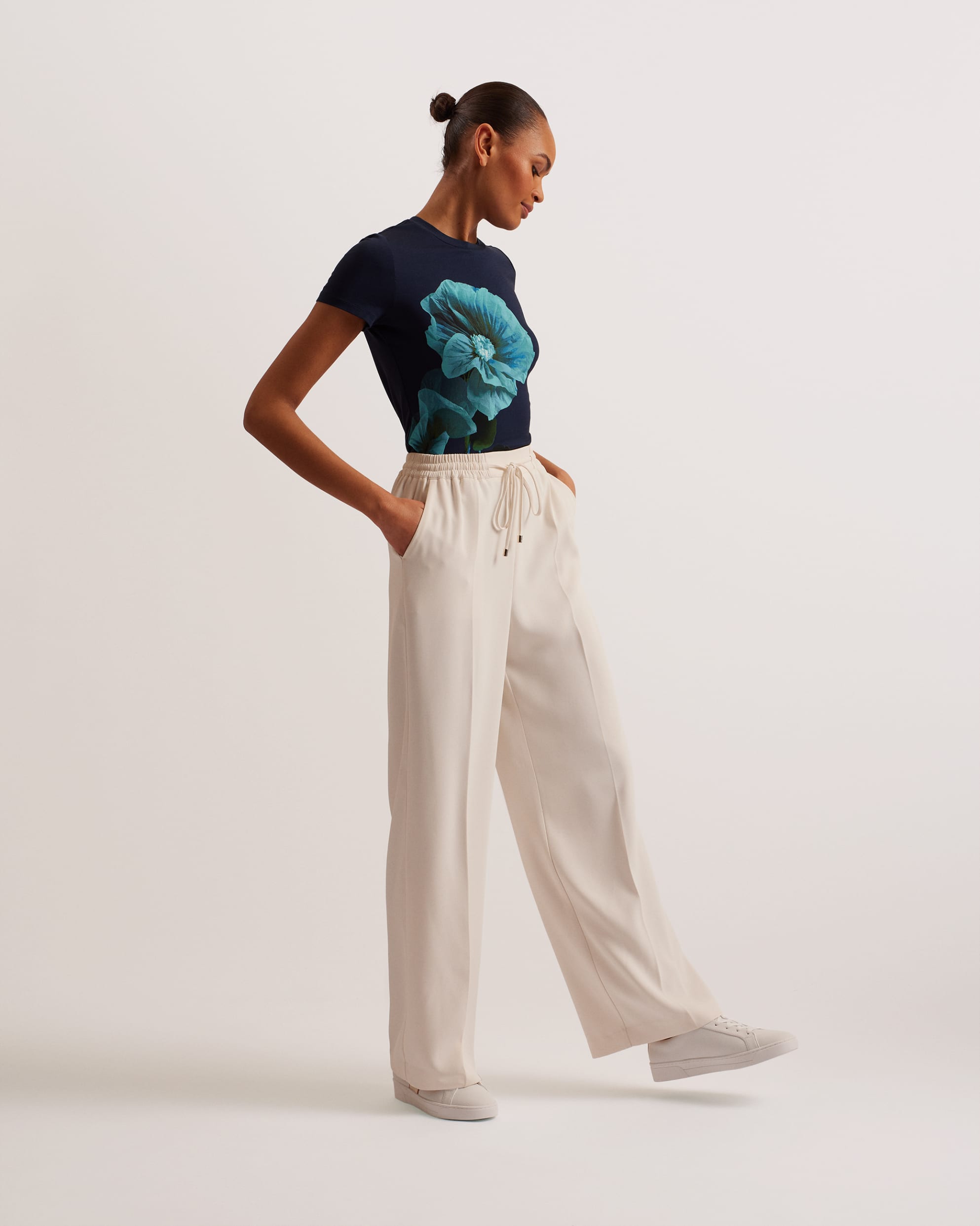 Meridi Floral Print Detail Fitted T-Shirt Navy