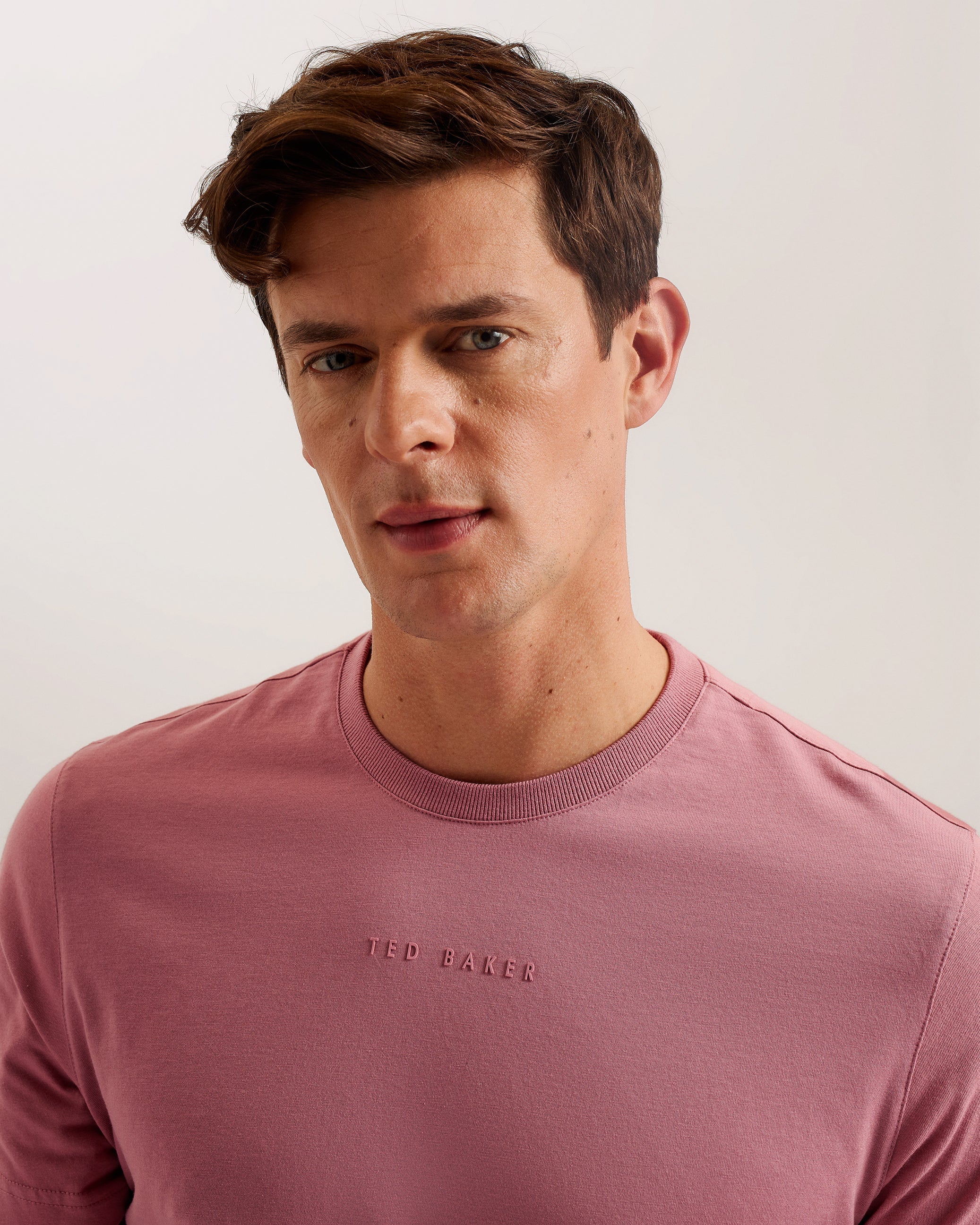 Wiskin Ss Regular Branded T-Shirt Mid-Pink