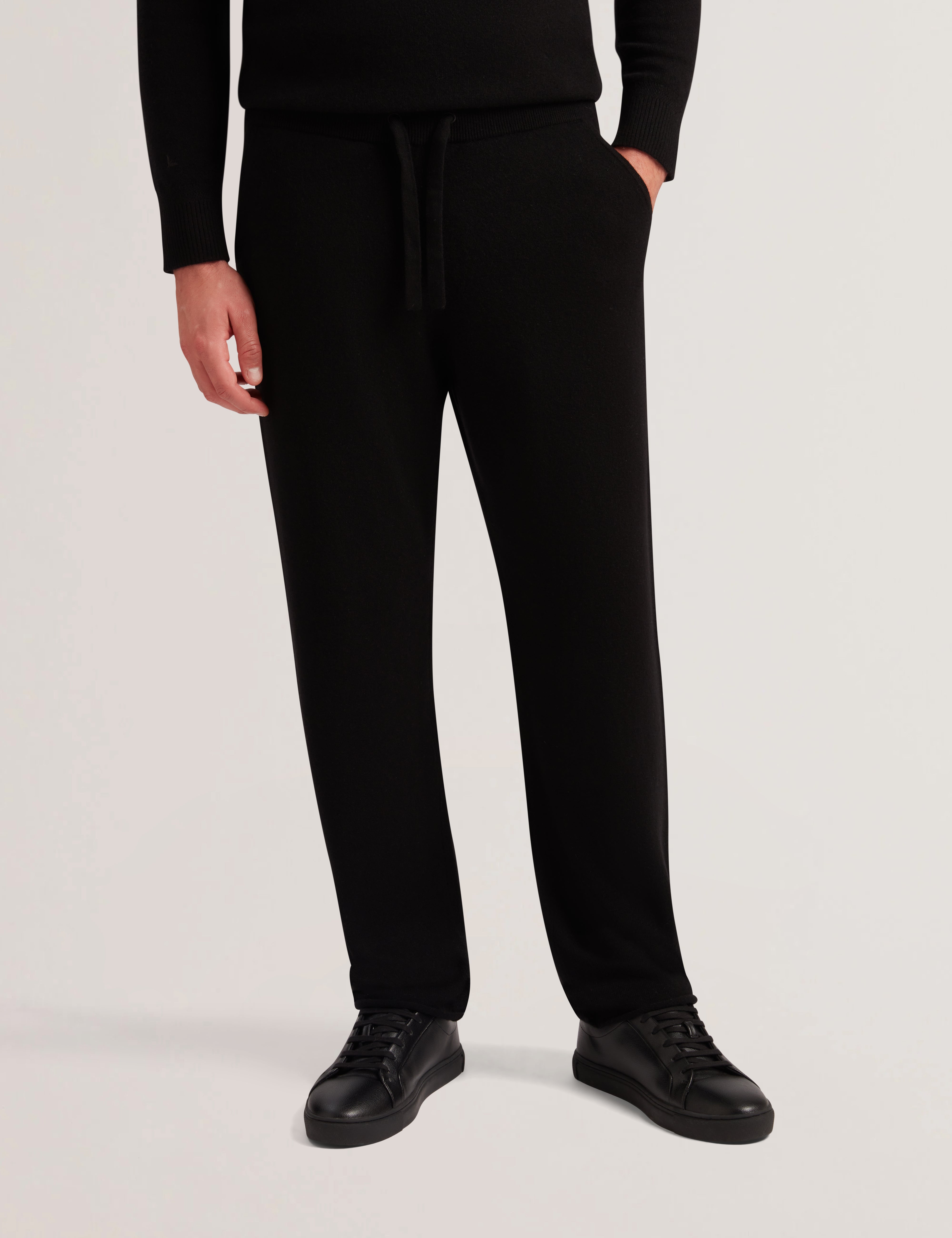 Boras Regular Cashmere Jogger Black