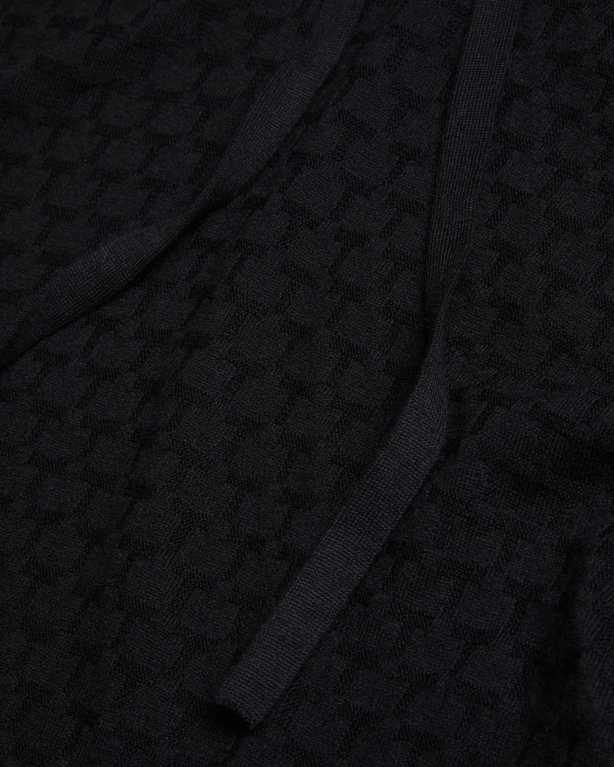 لوولار هودي بنقشة لون أسود