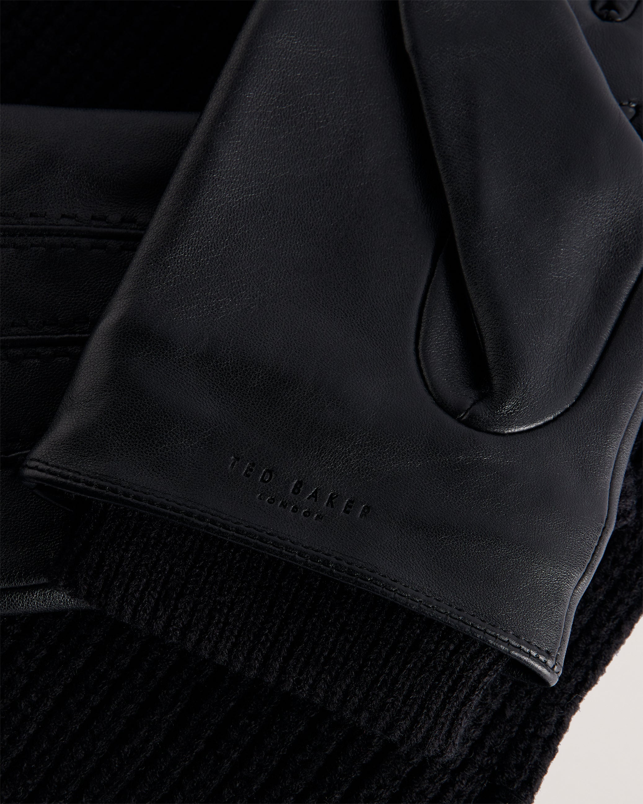 Masonns Scarf And Glove Gift Set Black