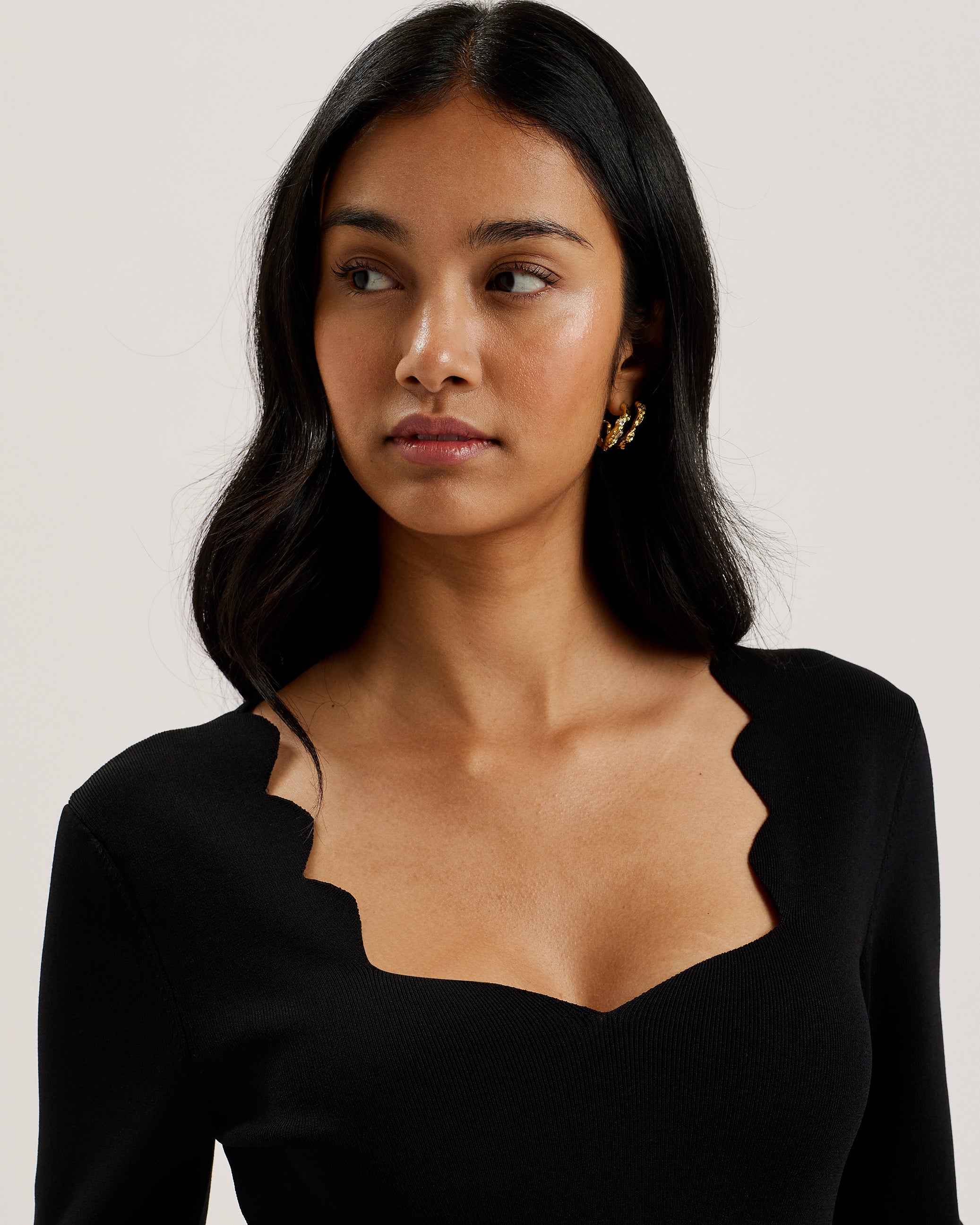 شارما فستان ميدي بقصة ضيقة لون أسود