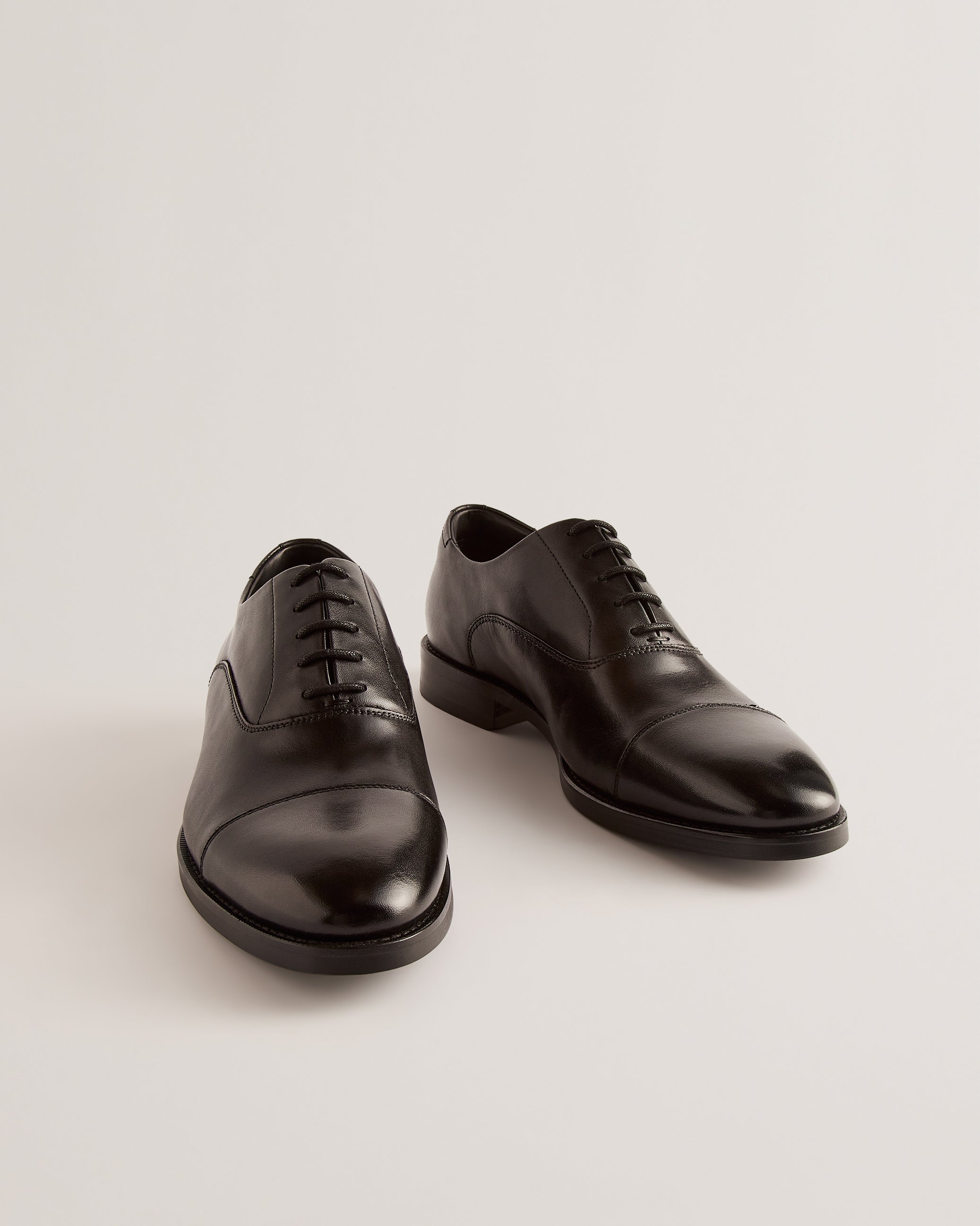 أوكسفورد حذاء أوكسفورد باللون الأسود