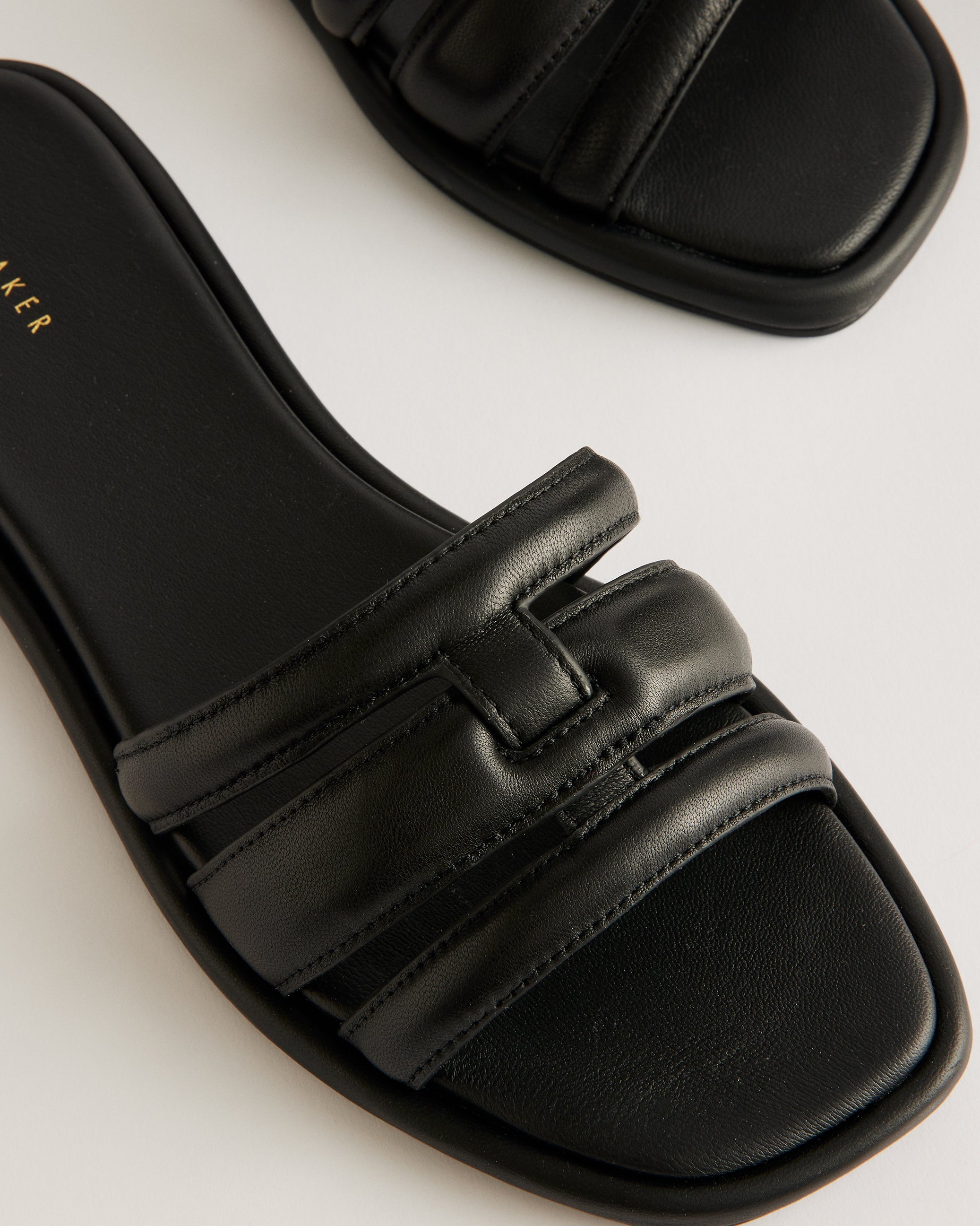Leeiaa Flat Woven T Logo Slide Sandal Shoes Black