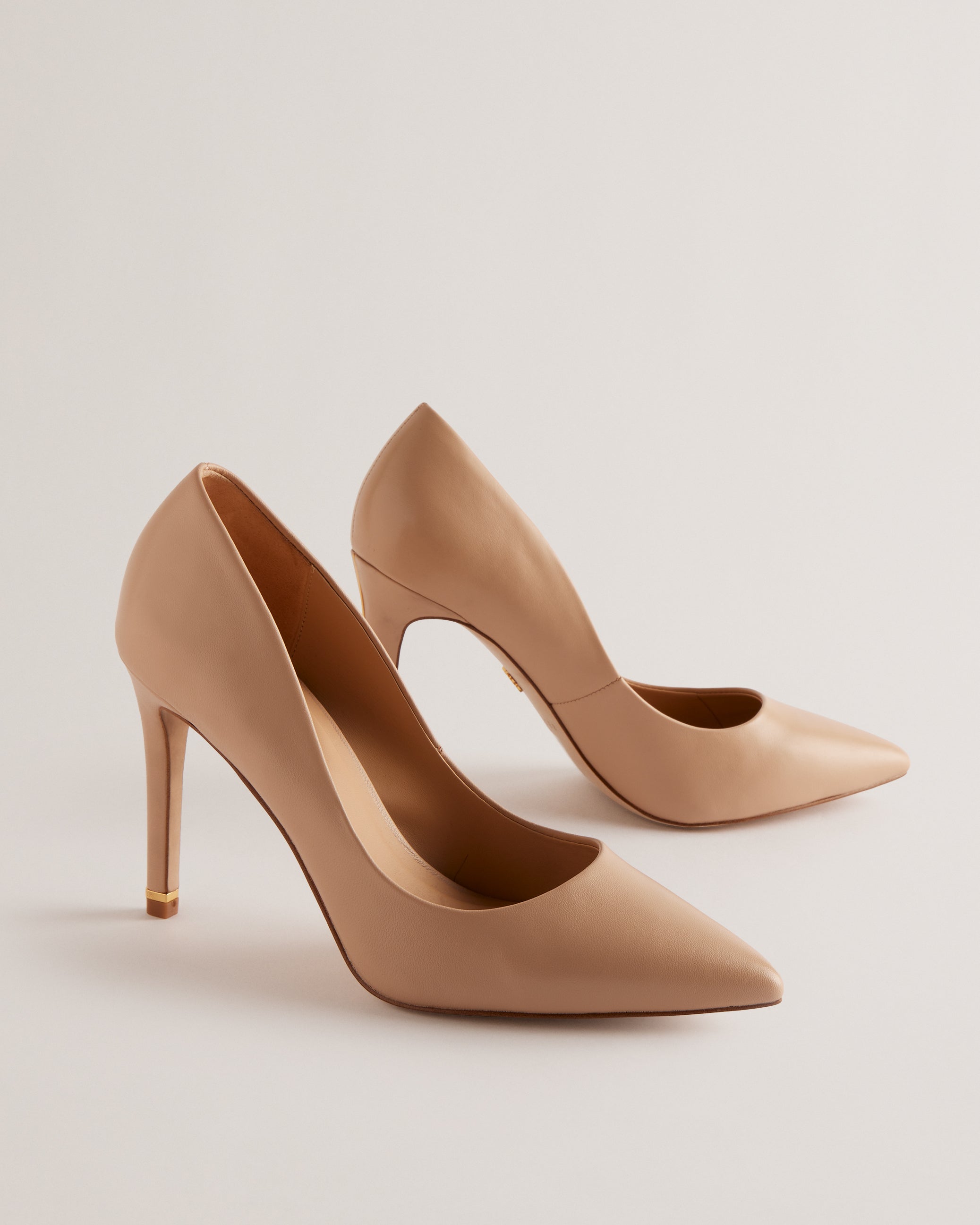 Caaraa High-Heeled Pump With River Of Gold Heel Shoes Beige
