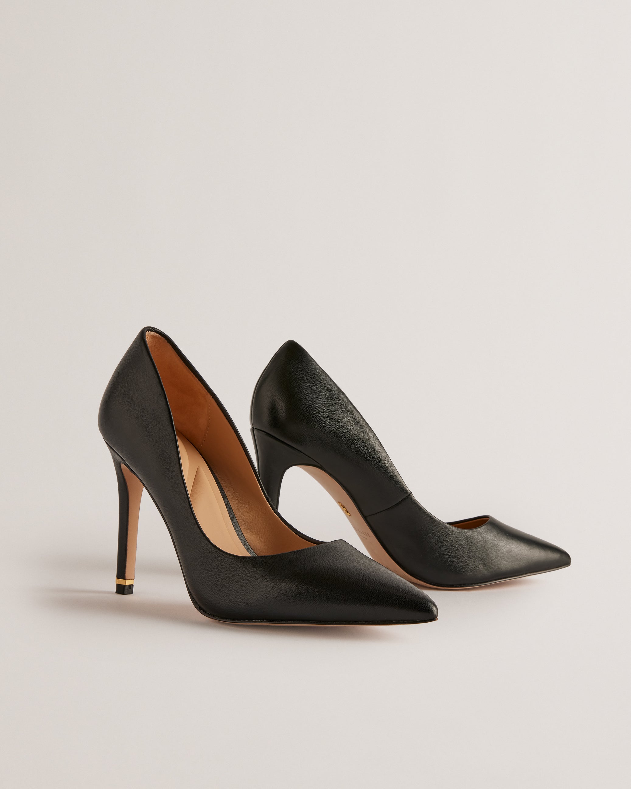 Caaraa High-Heeled Pump With River Of Gold Heel Shoes Black